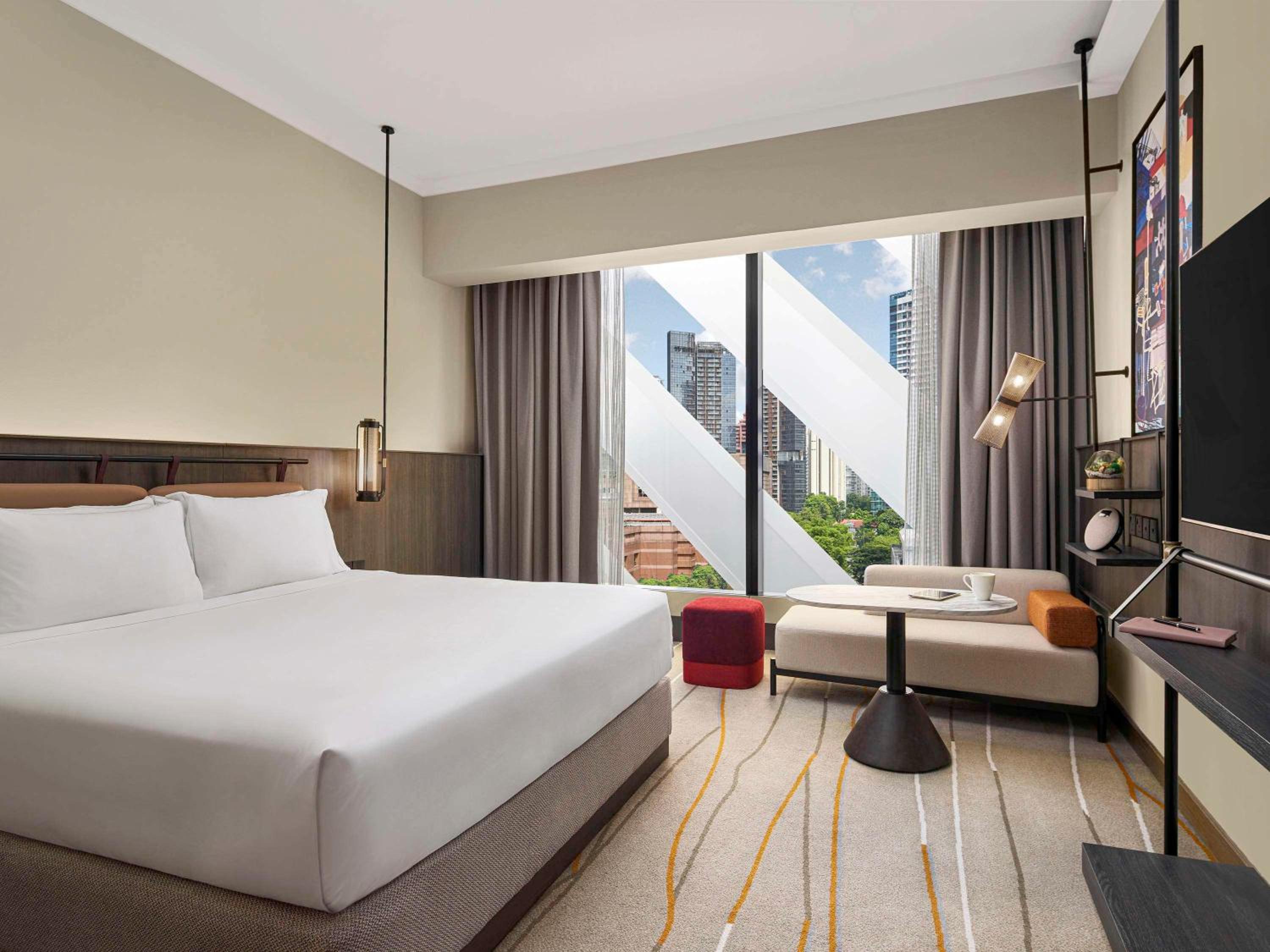 Premier Room, 1 King Bed, Orchard Paragon View photo 1