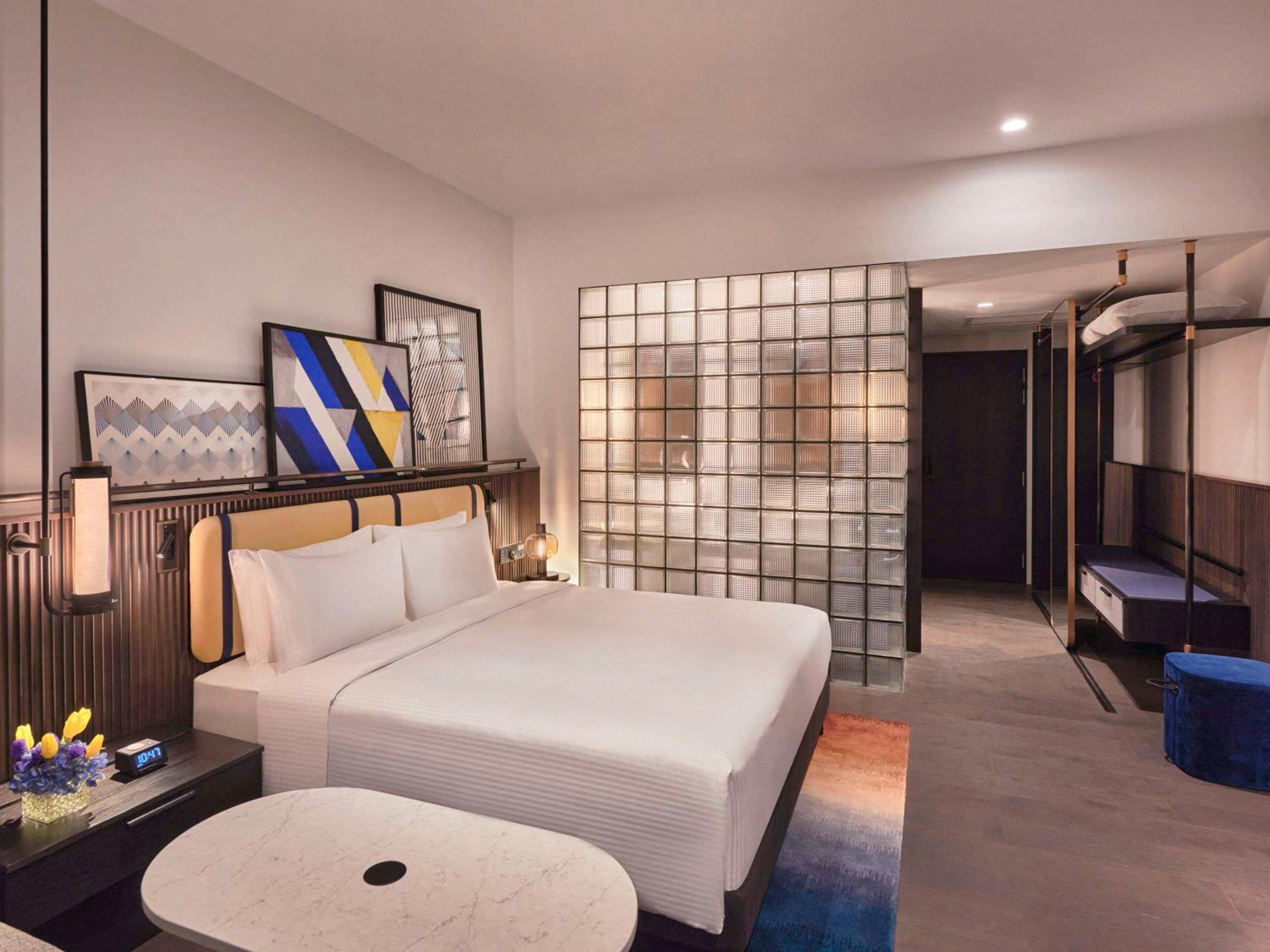 Club Residence, 1 King Bed, Lounge Access photo 2