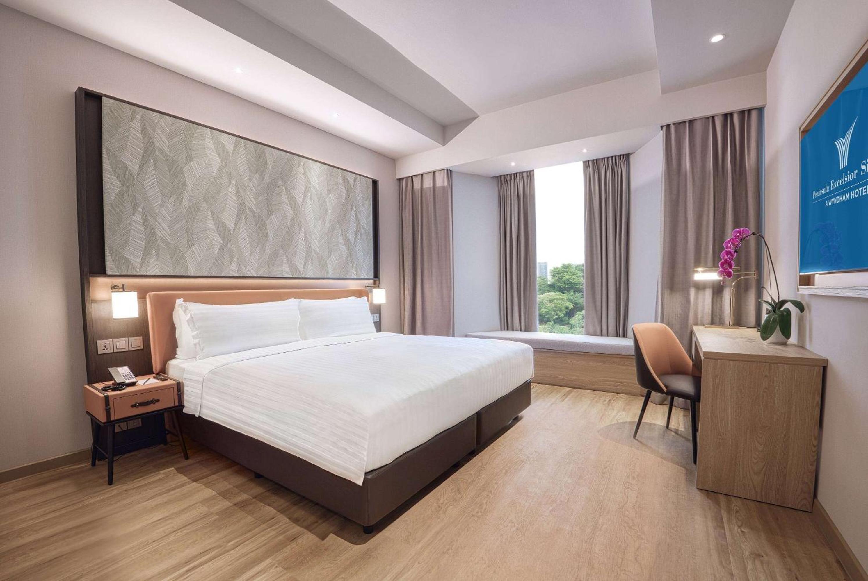 Executive Club King Room with Skyline View