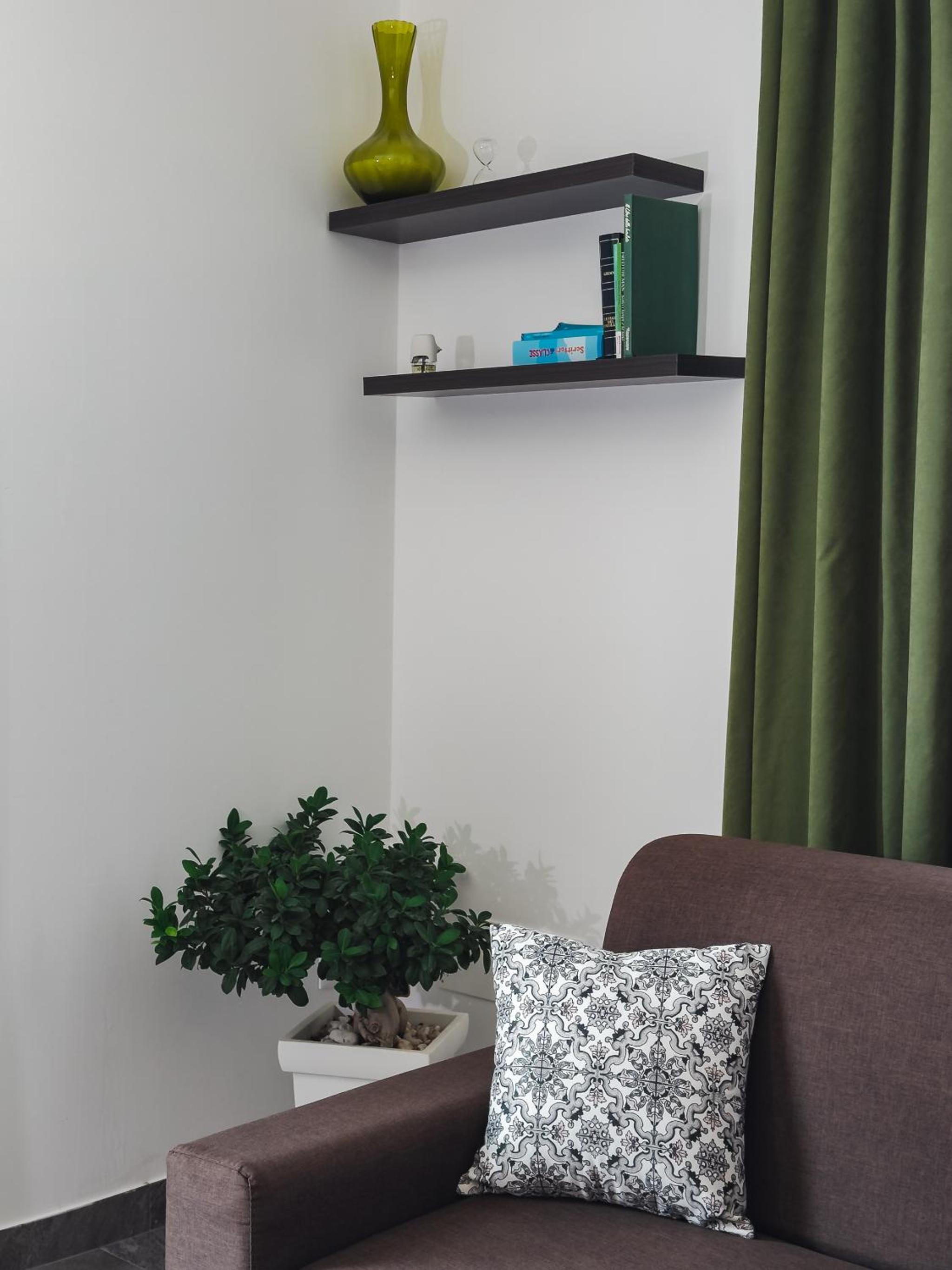 One-Bedroom House - Photo 19