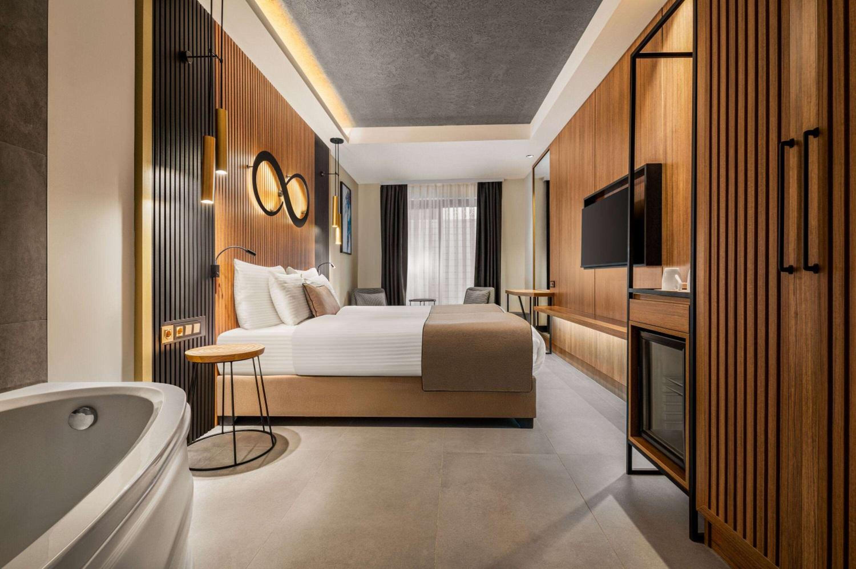 Deluxe King Room photo 3
