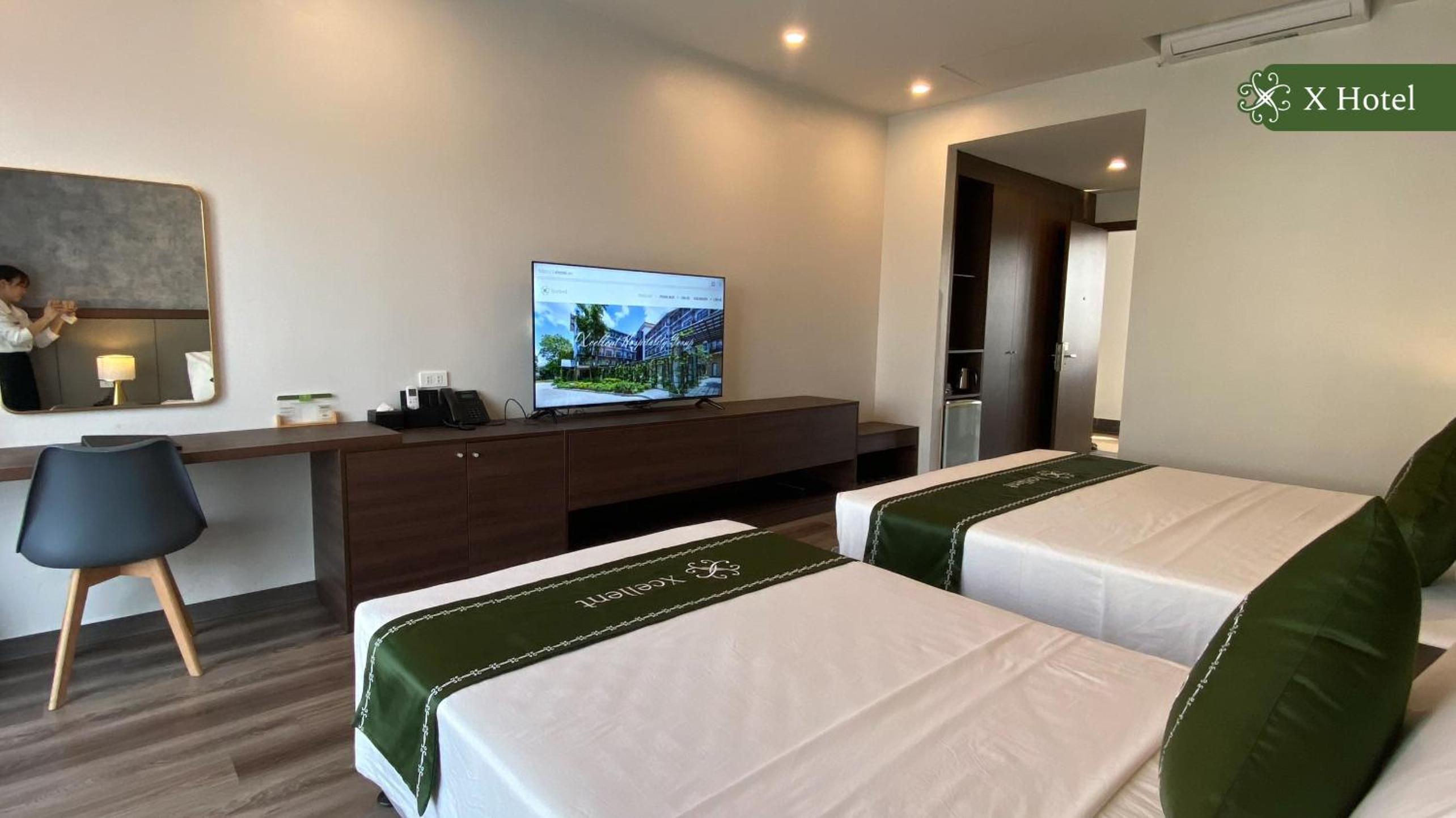 Twin Room with Balcony photo 2