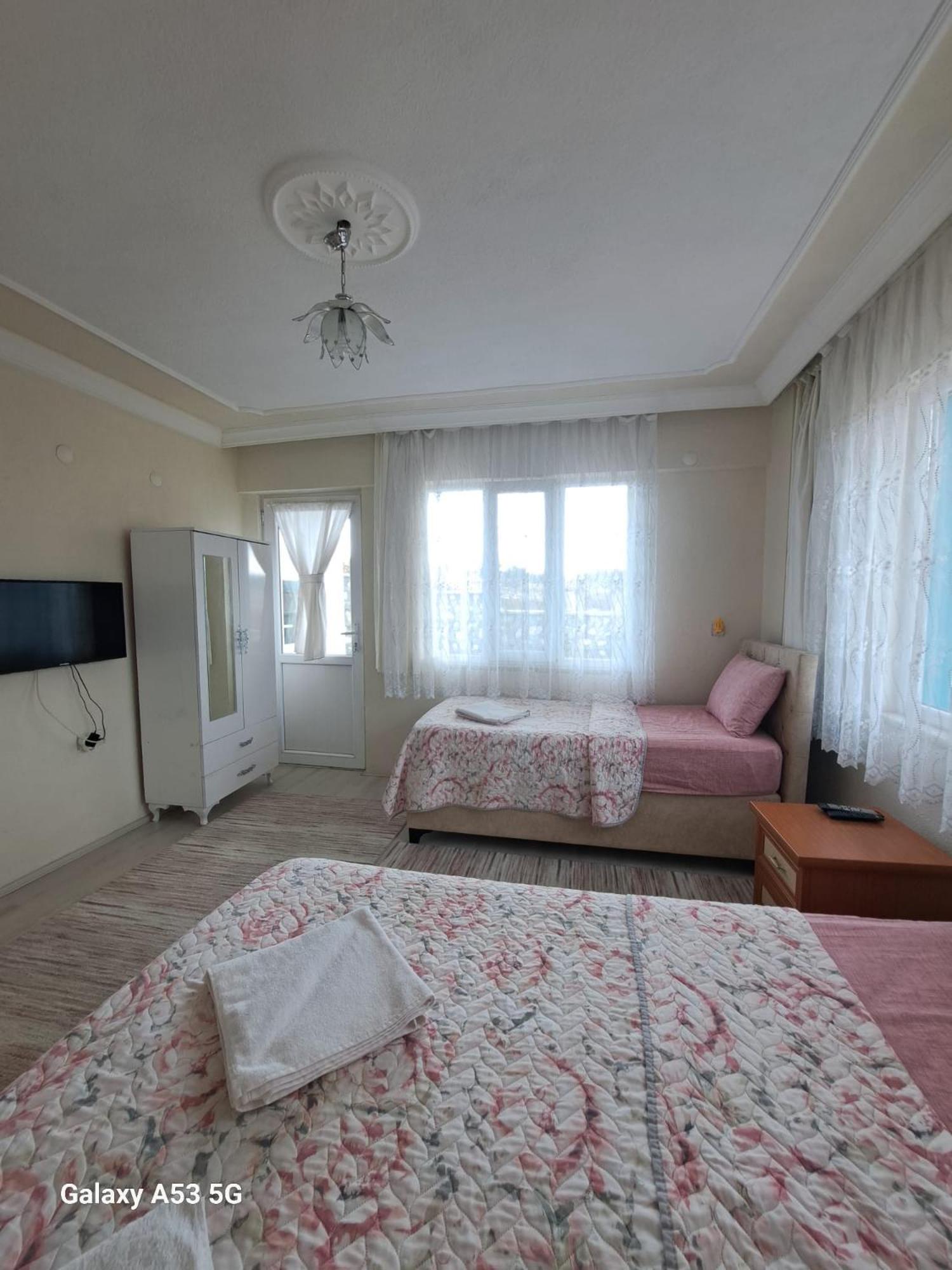 One-Bedroom Apartment - Photo 15