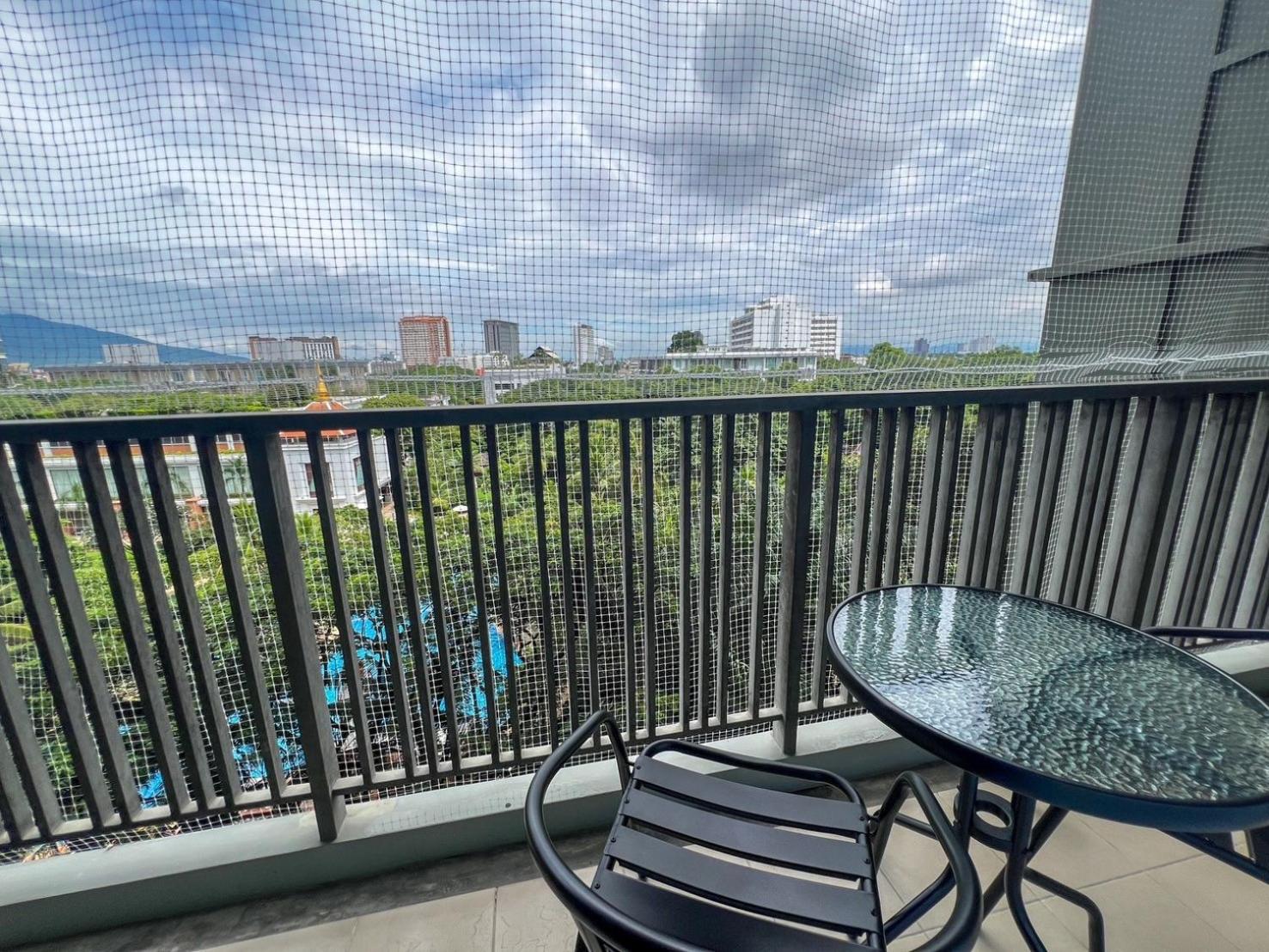Suite With Pool View - Photo 16