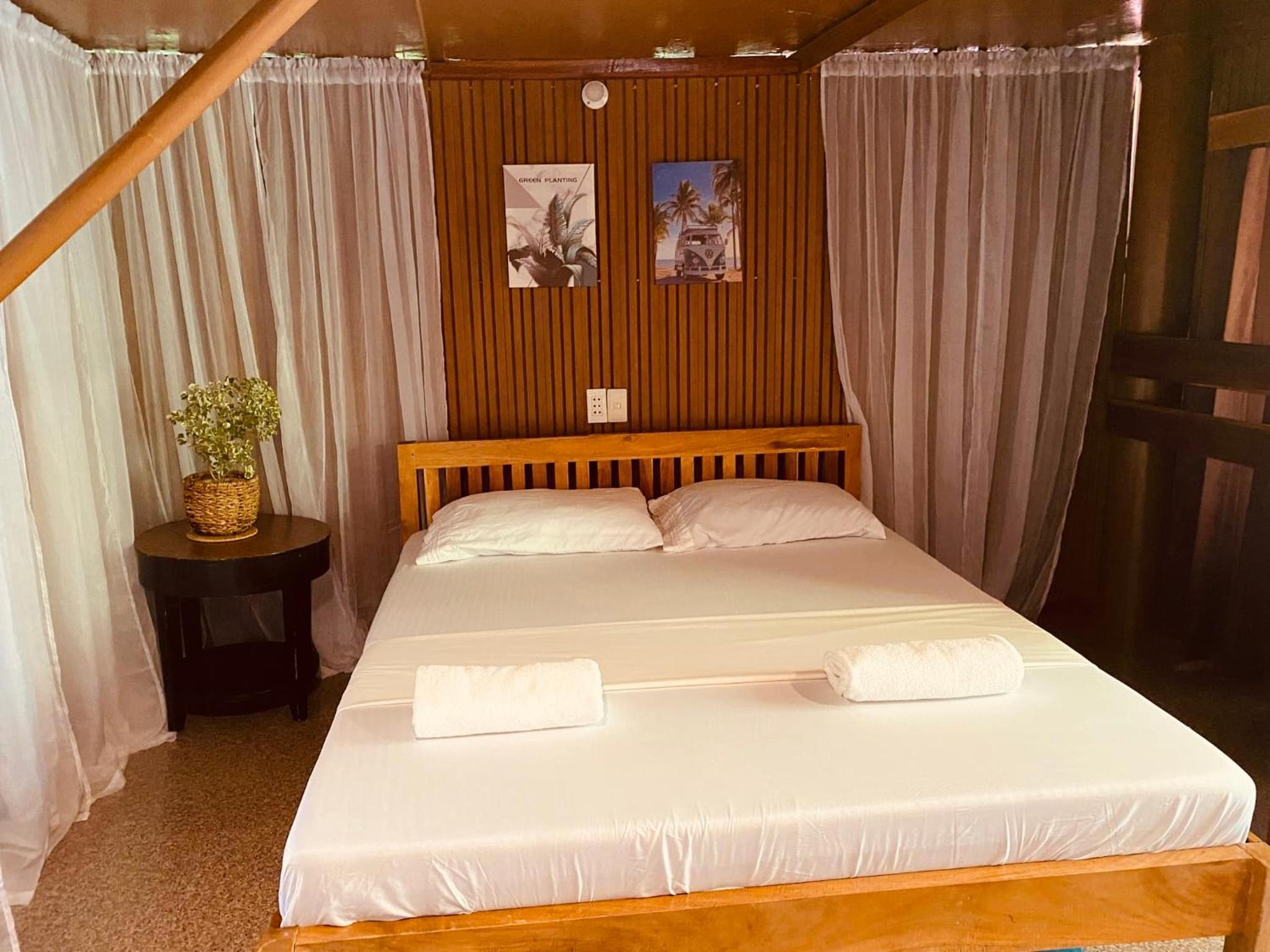 Deluxe Double Room with Balcony photo 1