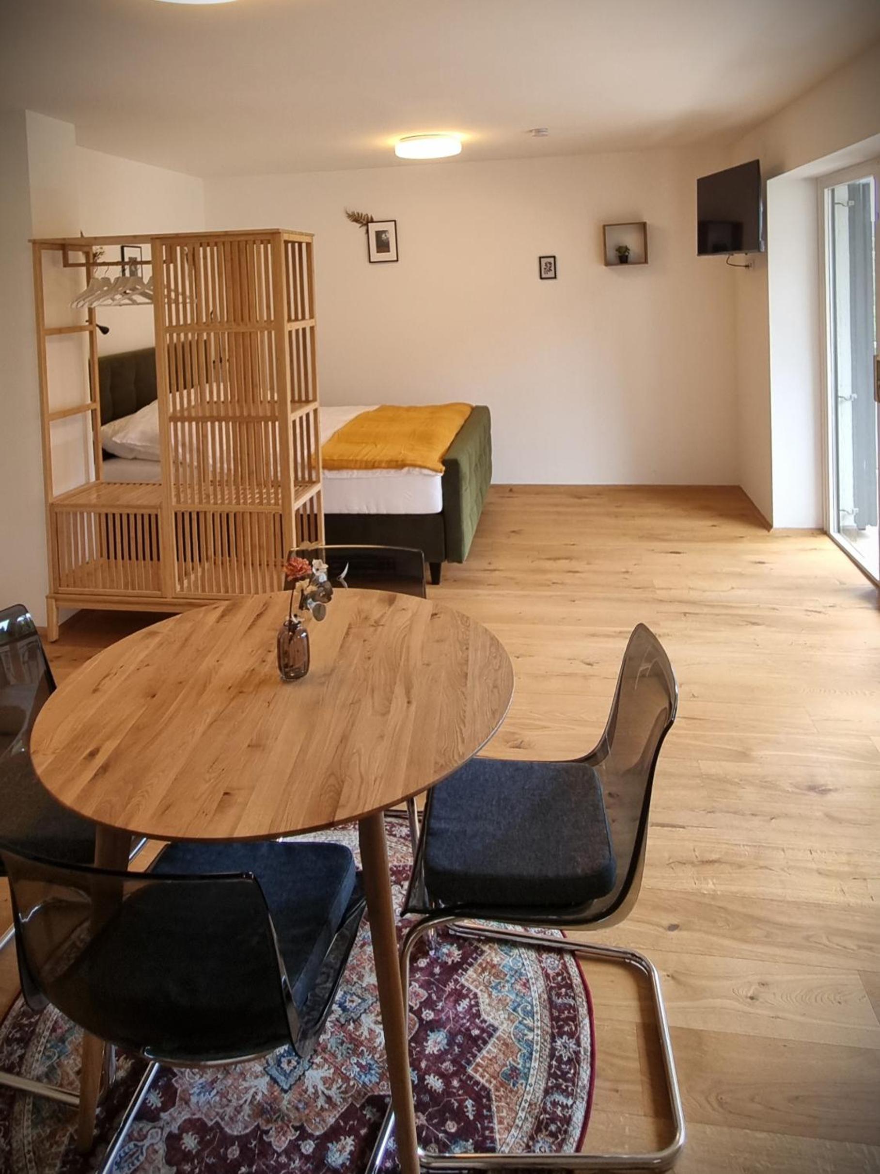 Studio with Balcony photo 3