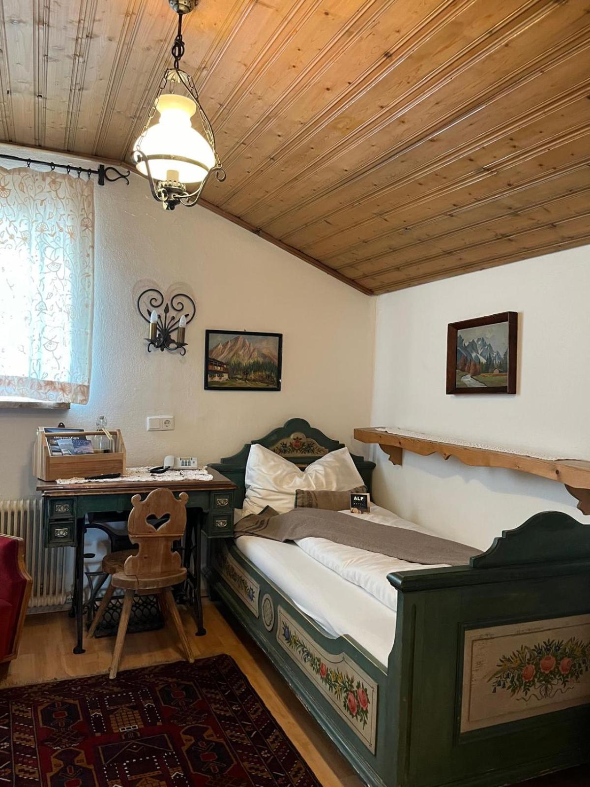 Single Room photo 1