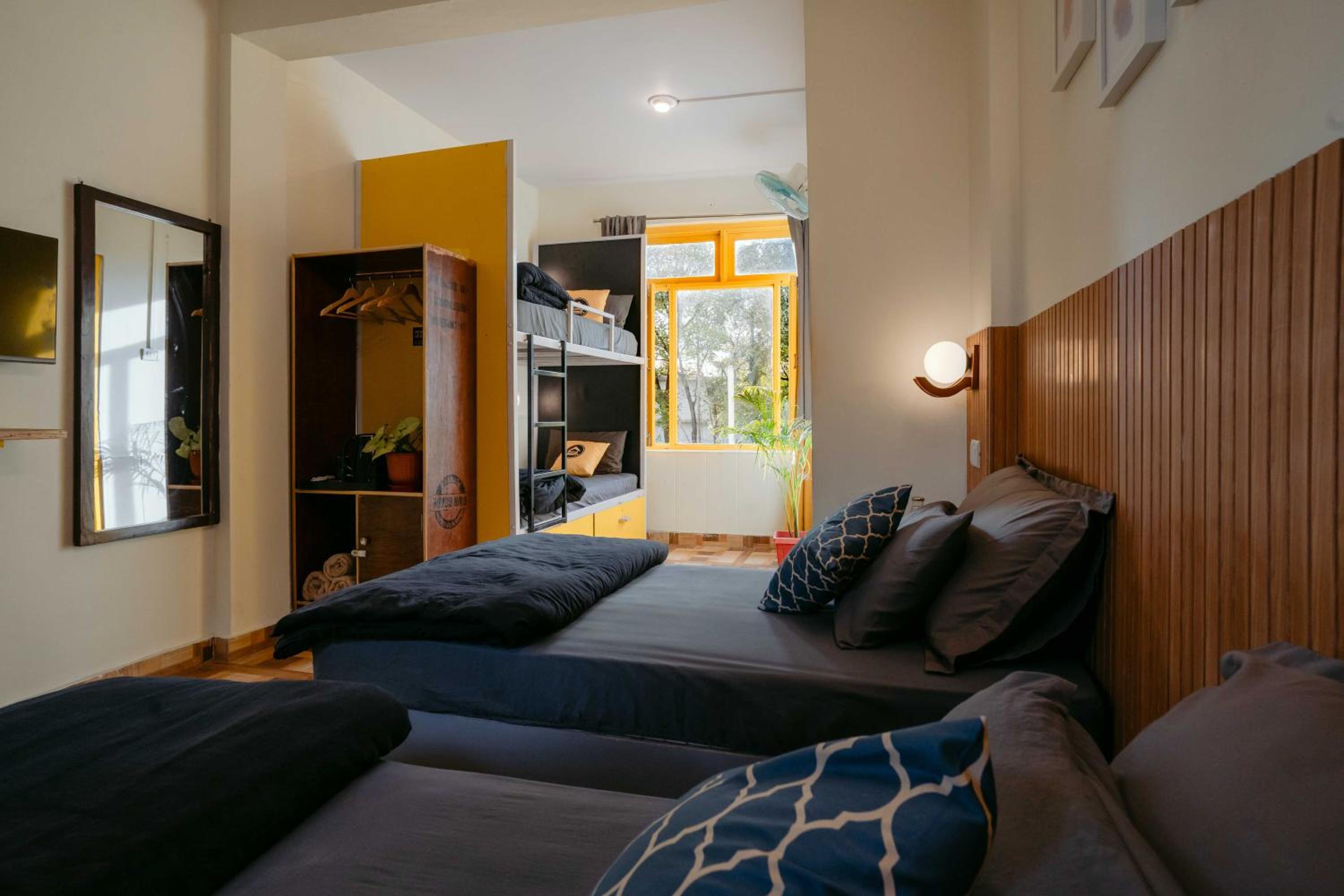 Deluxe Quadruple Room (Quad Room with Attached Bathroom, High Speed WiFi) photo 1