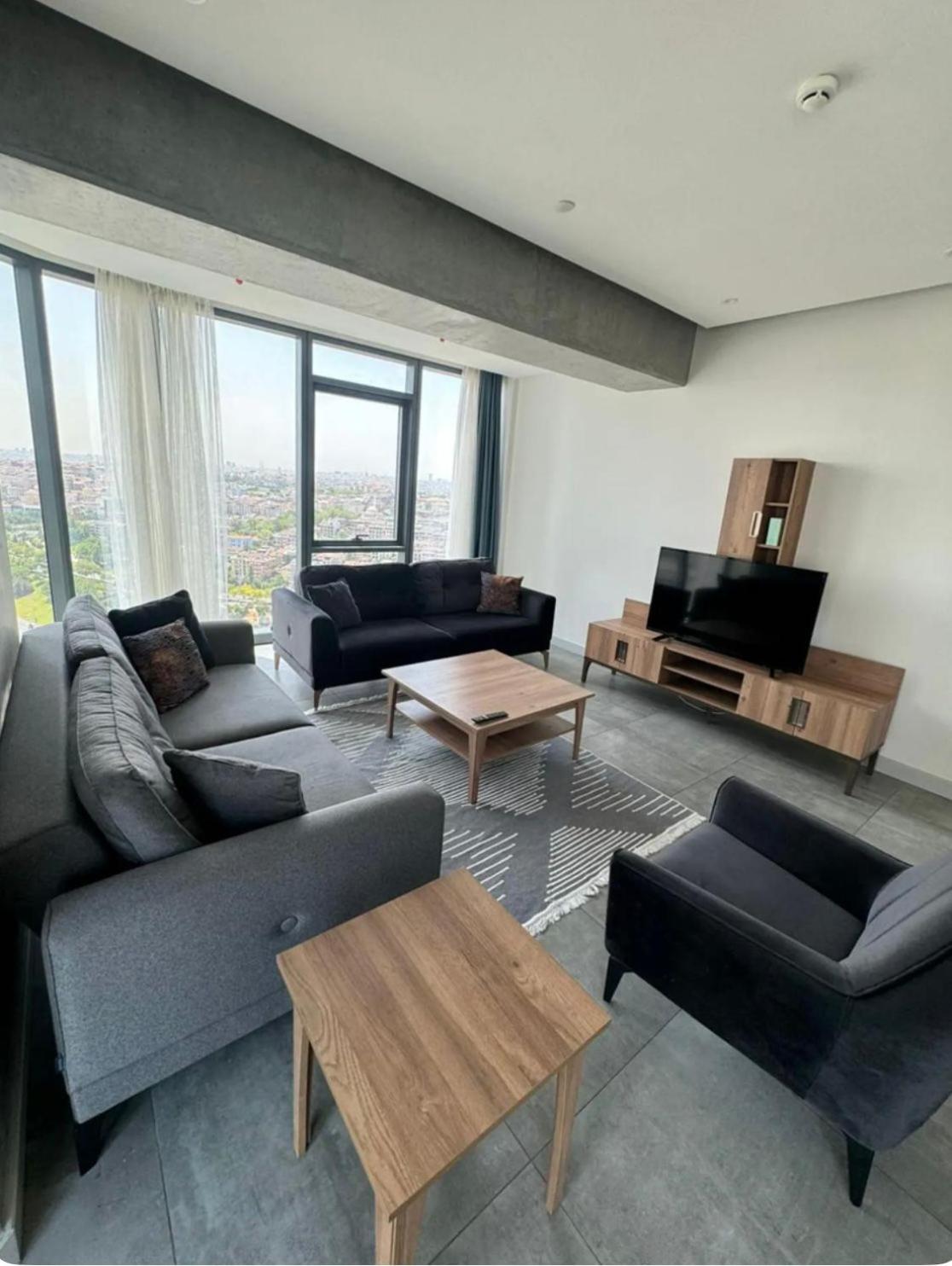 Apartment with City View photo 1