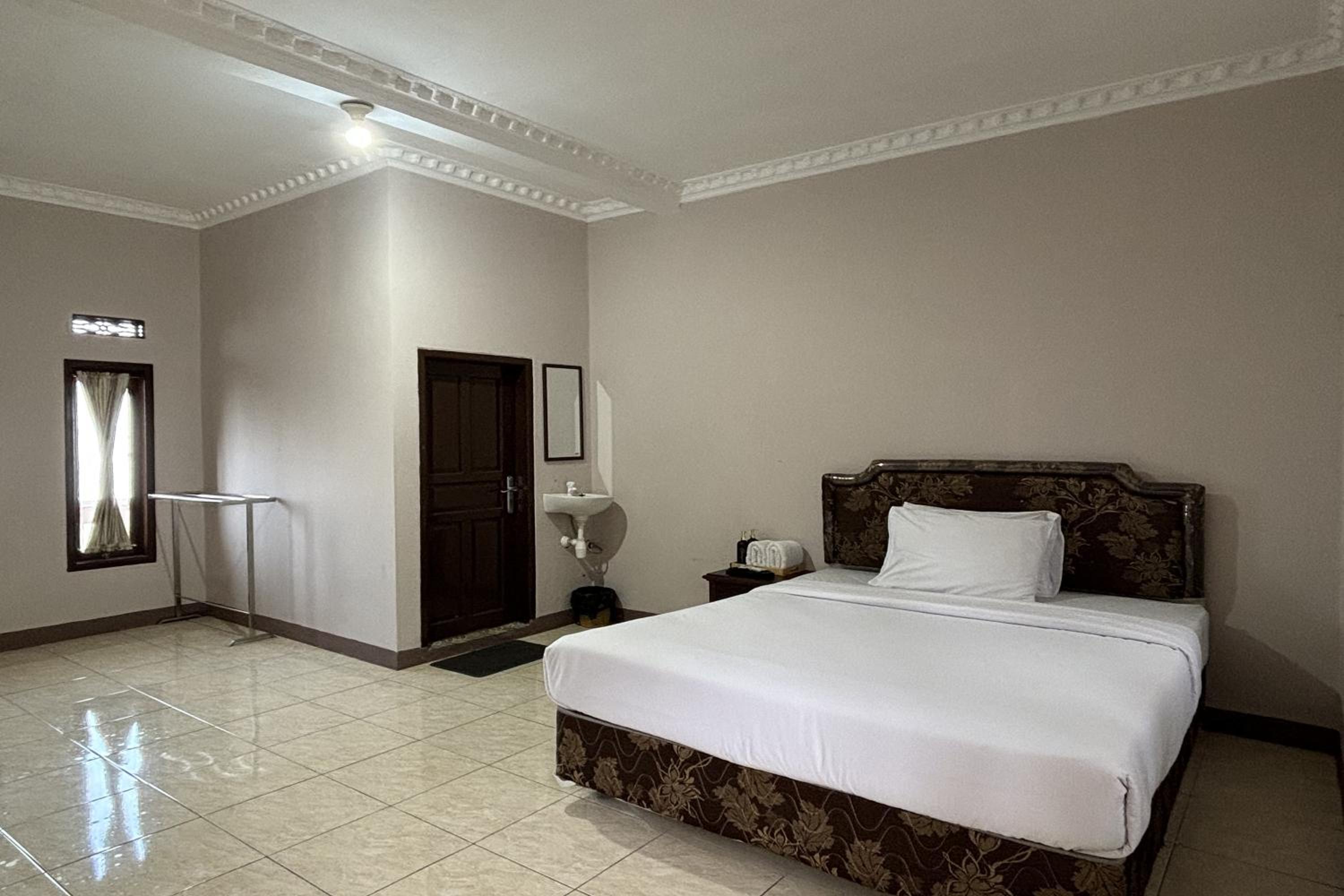 Standard Double or Twin Room photo 1