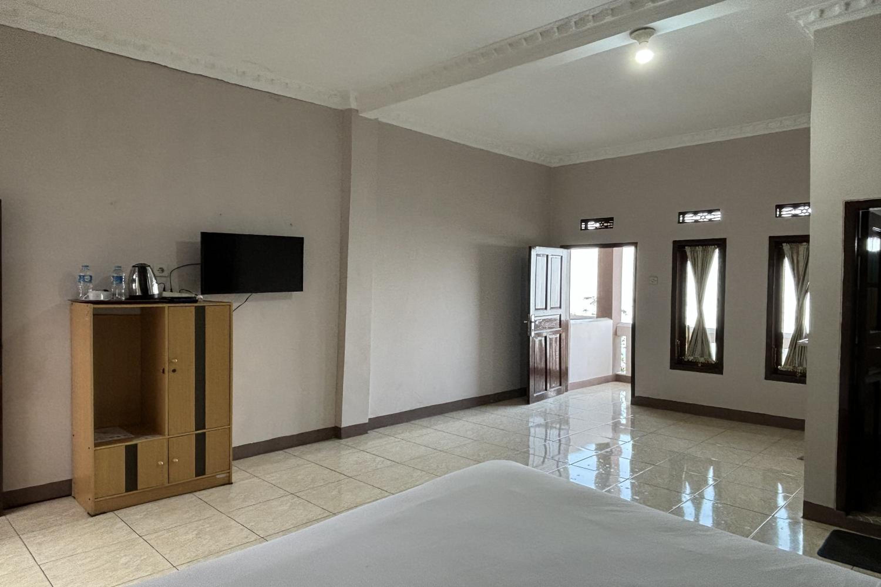 Standard Double or Twin Room photo 3