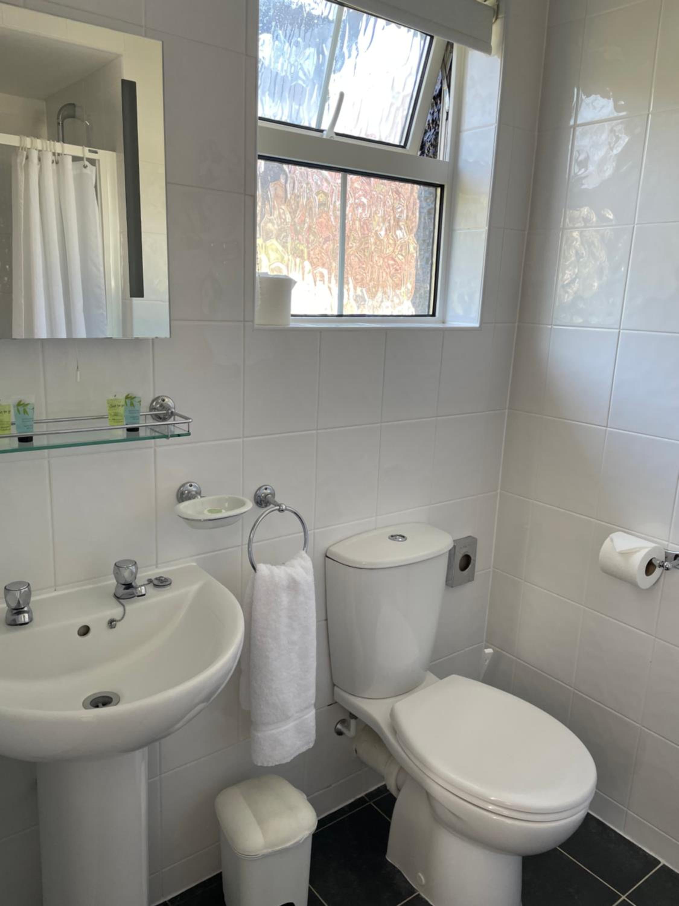 Deluxe Twin Room - Photo 3