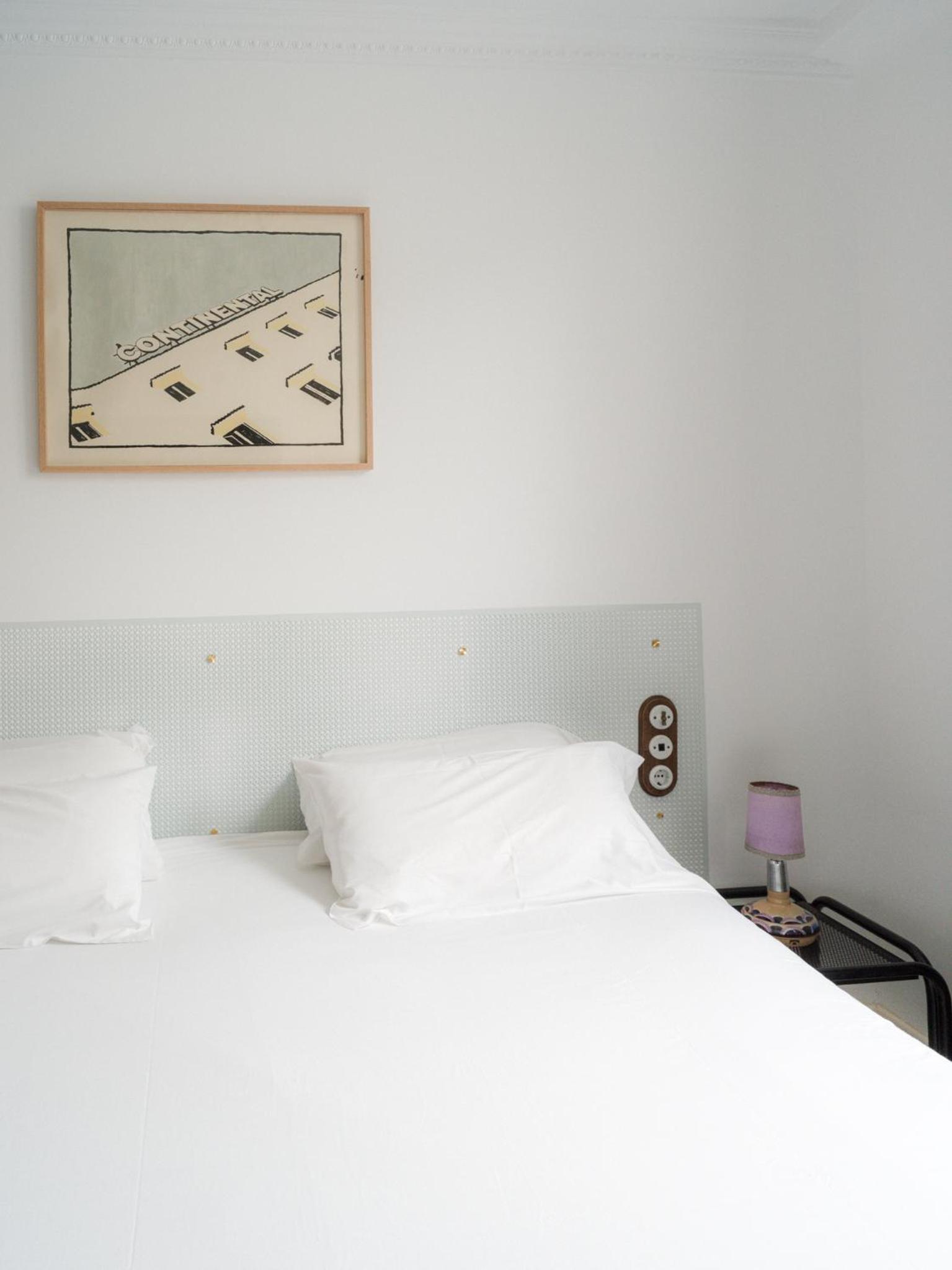 Standard Double Room - Photo 11