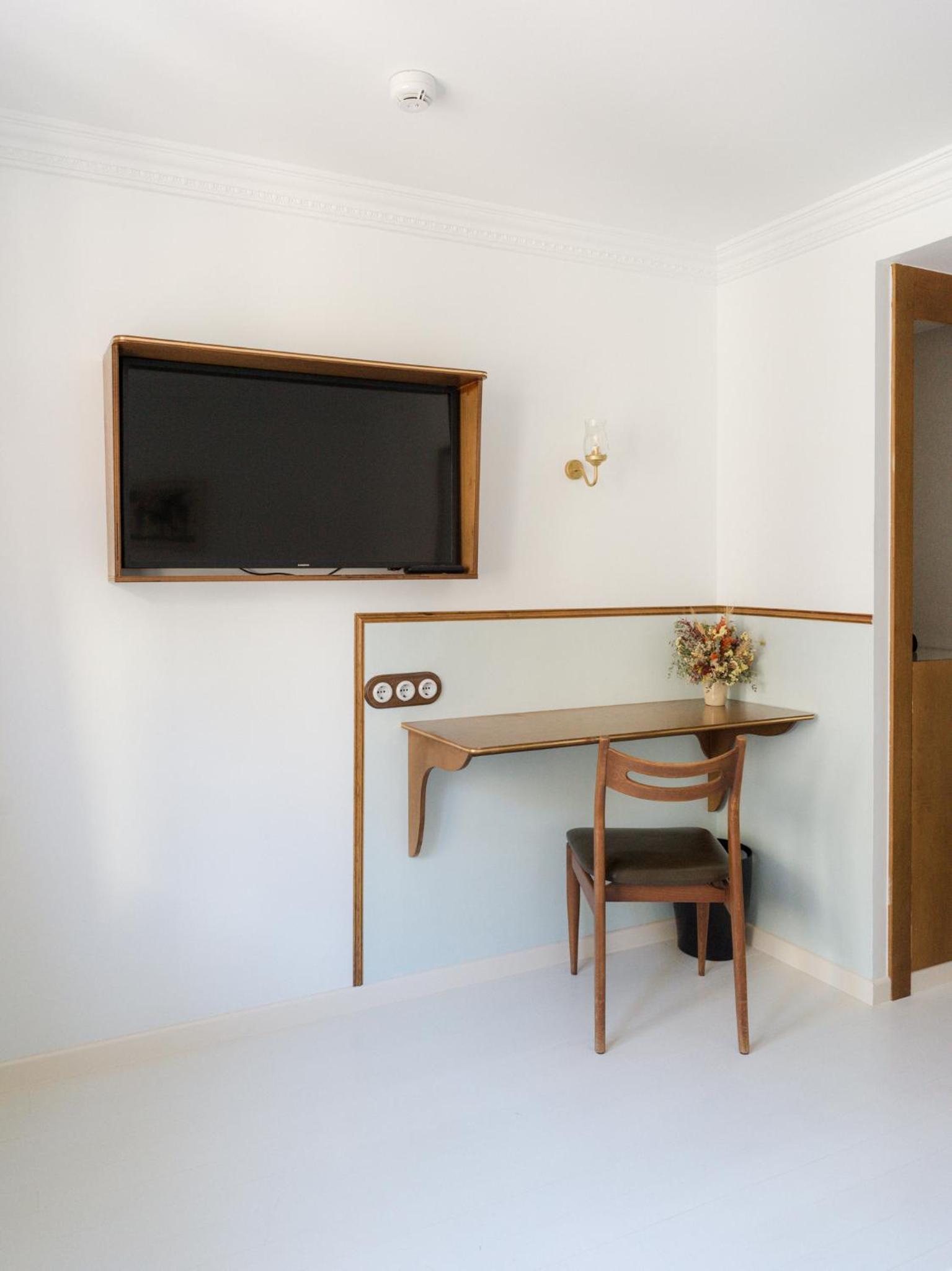 Standard Double Room - Photo 10