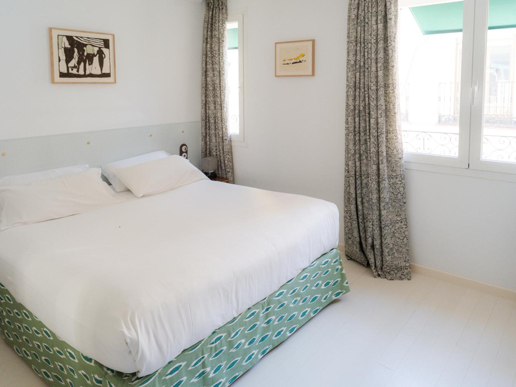 Standard Double Room - Photo 8