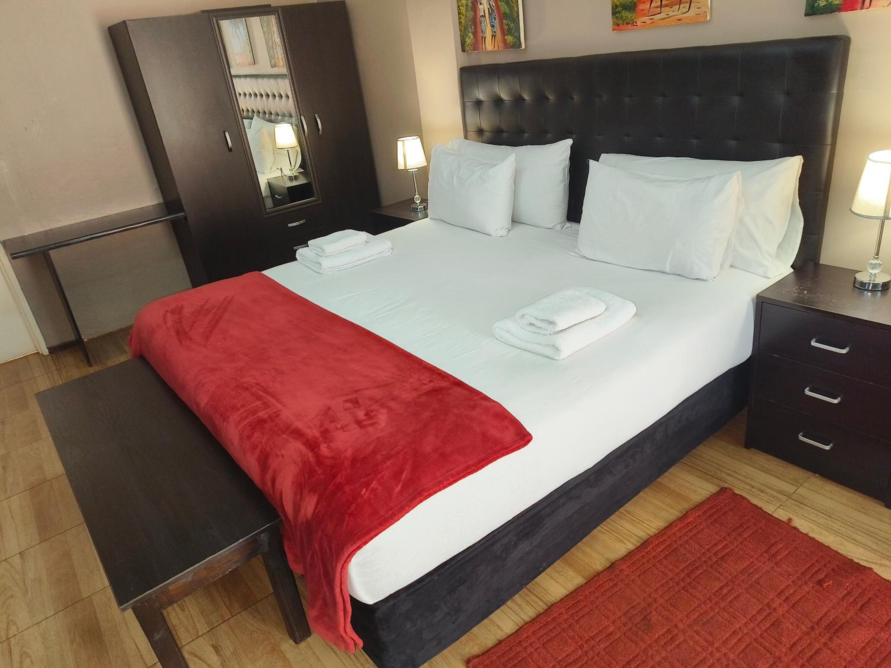 Deluxe Suite photo 2
