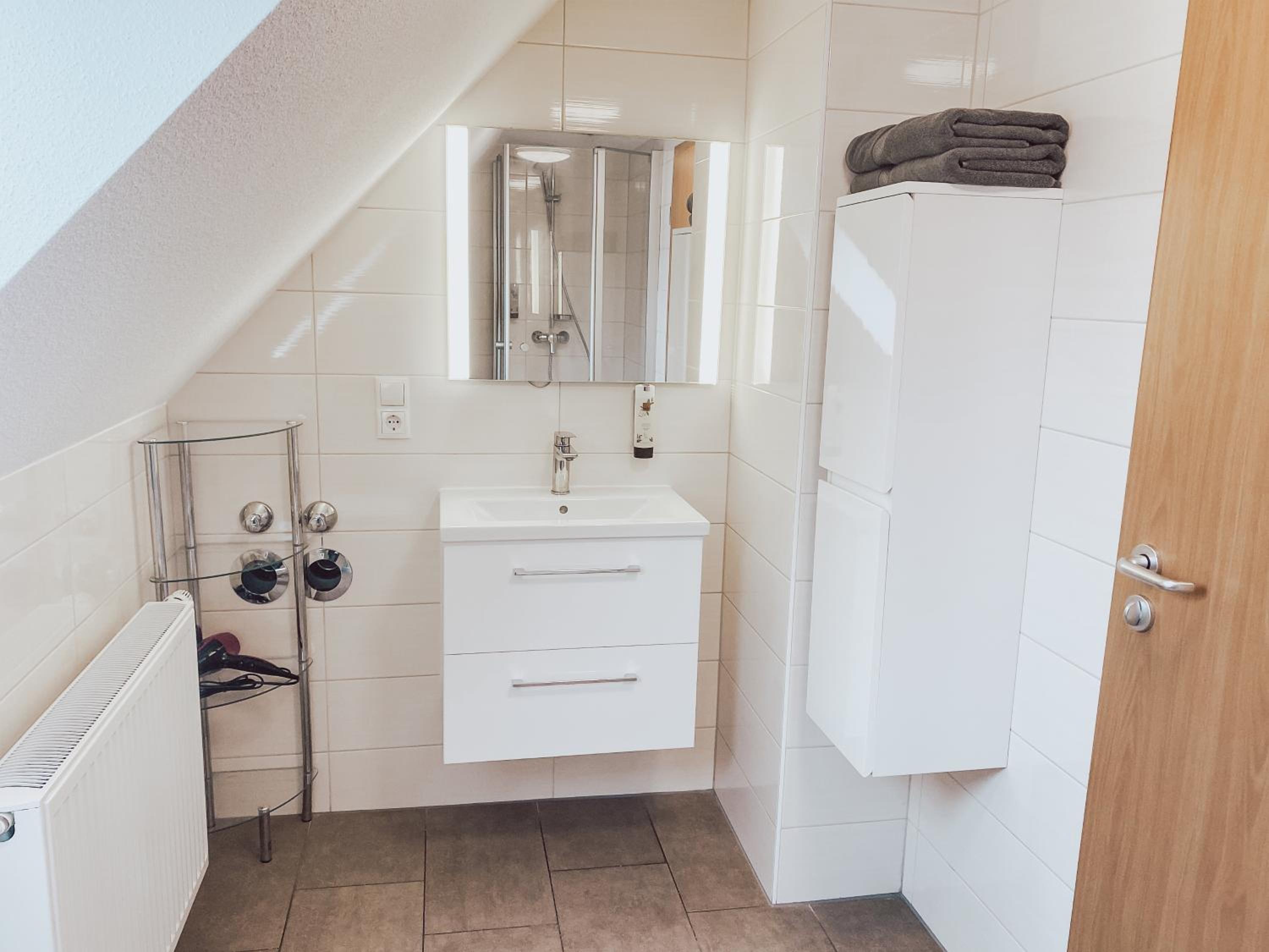 Double Room with Private Bathroom - Photo 3