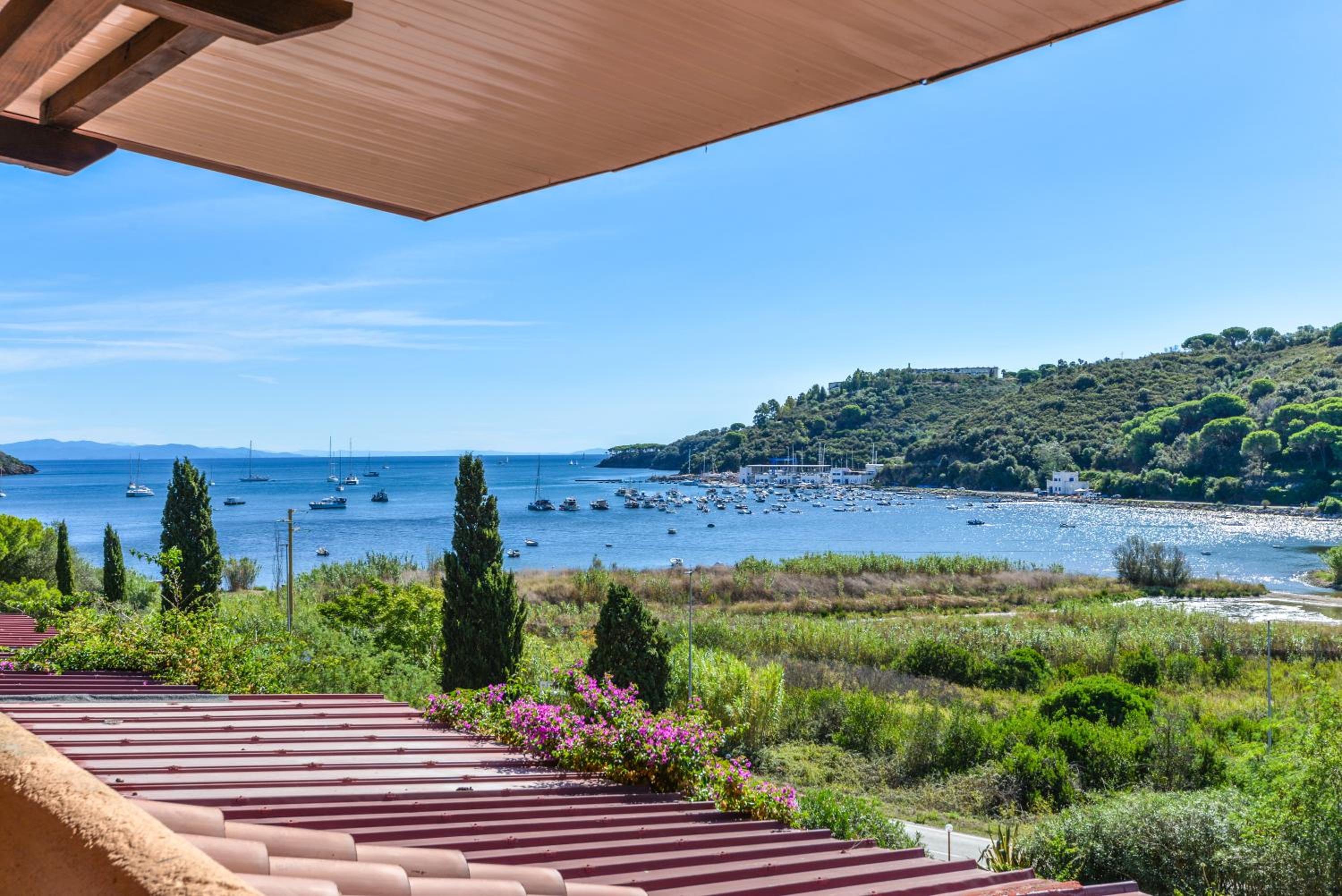 Studio Apartment with Sea View photo 2