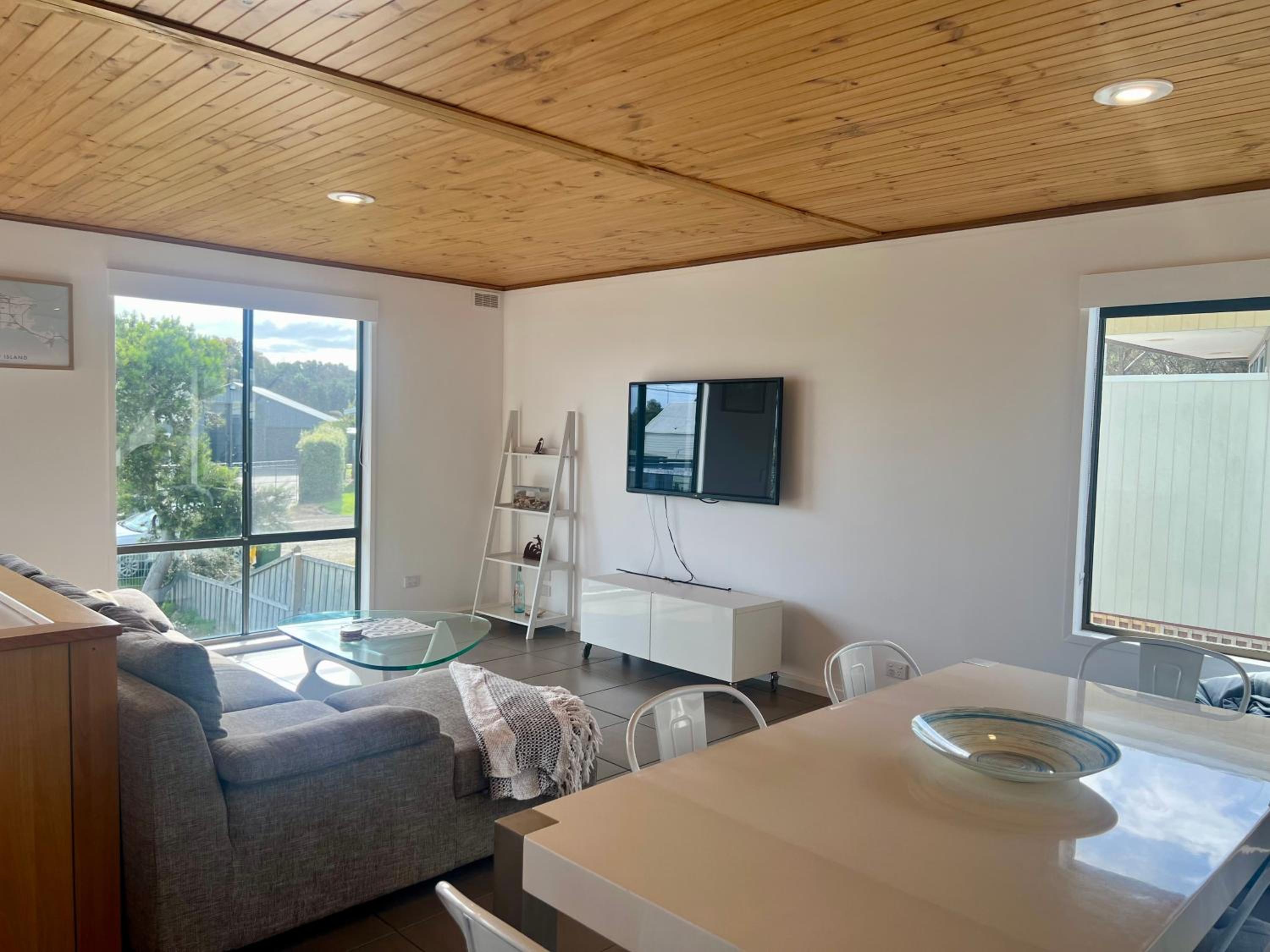 One-Bedroom House photo 1