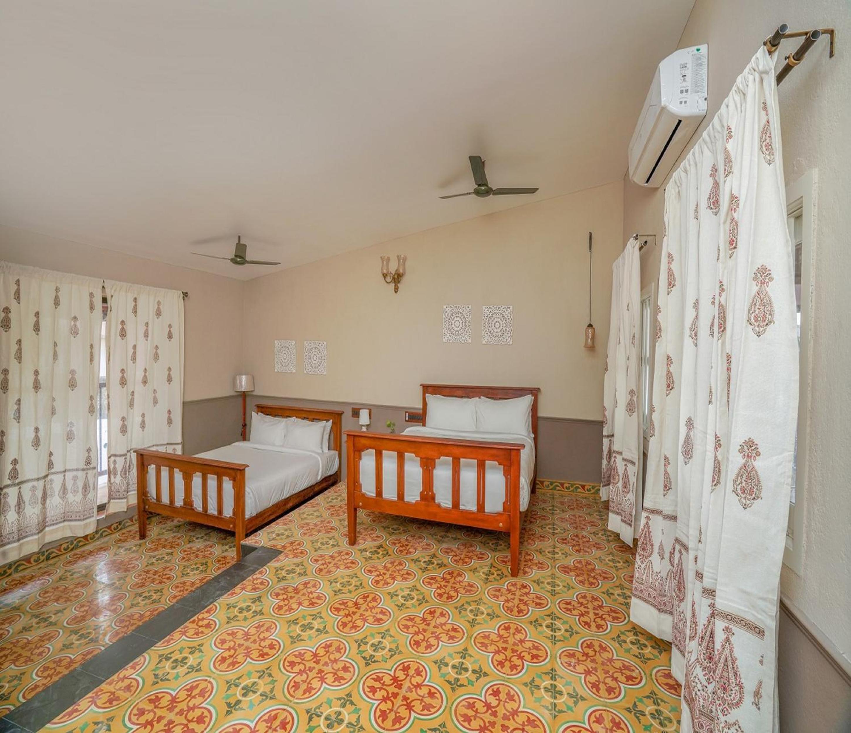 Deluxe Family Room