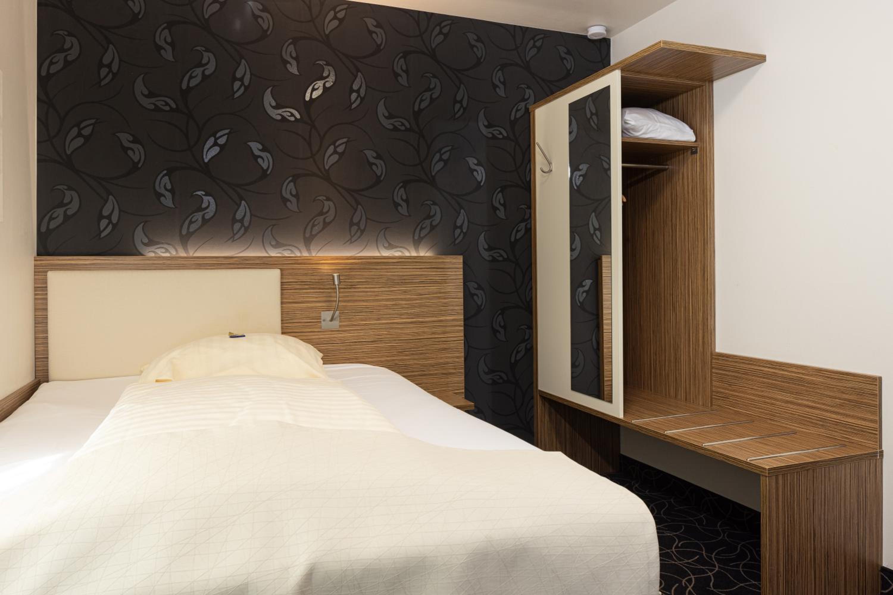 Single Room photo 2