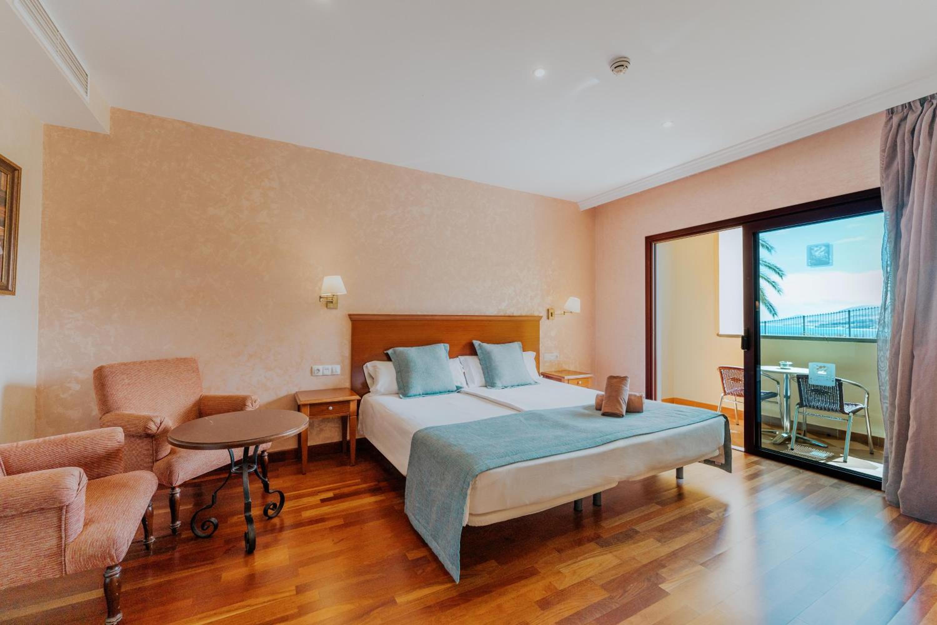 Twin Room with Sea View