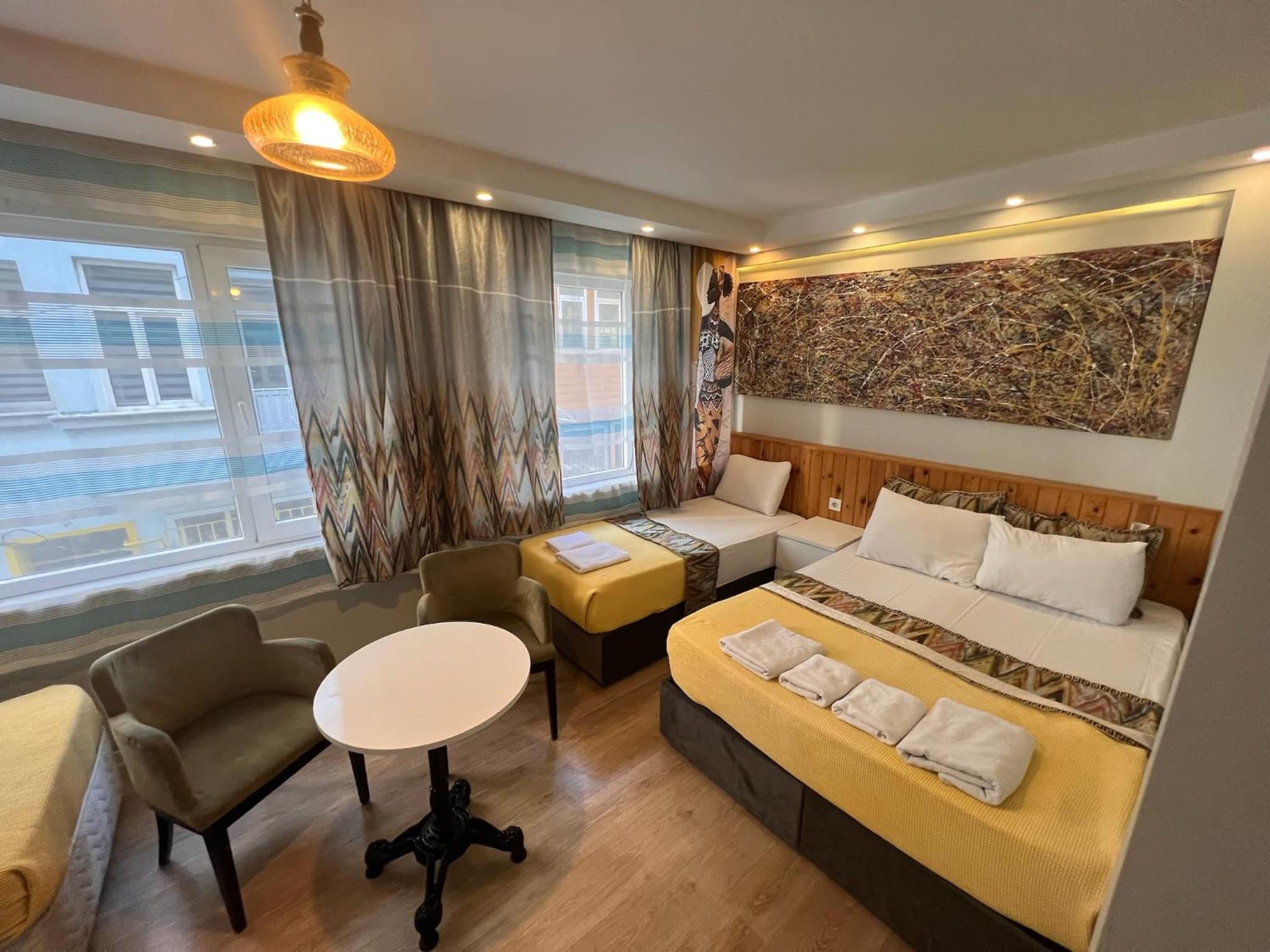 Quadruple Room with Bath photo 1
