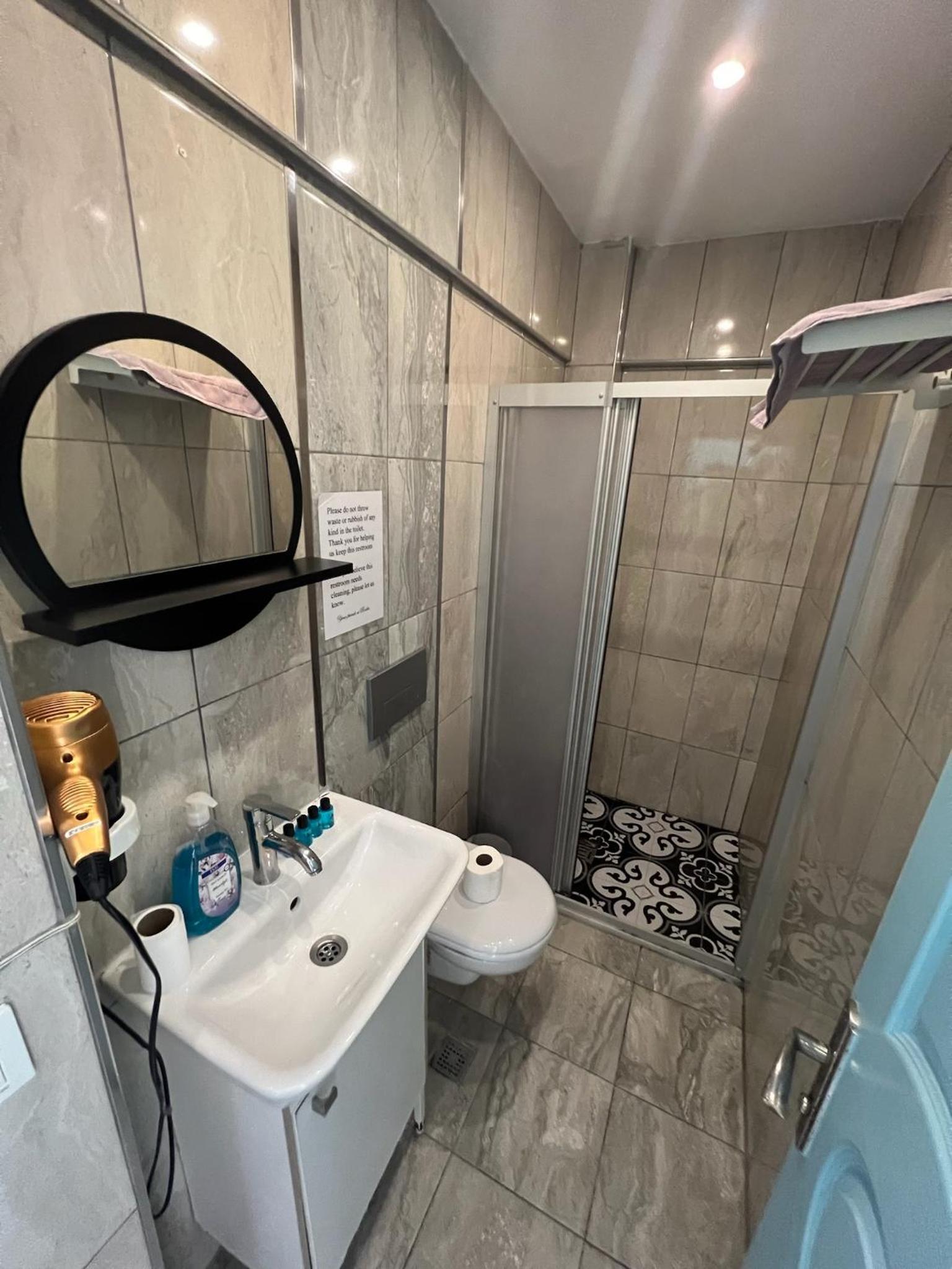 Family Room with Bathroom photo 2