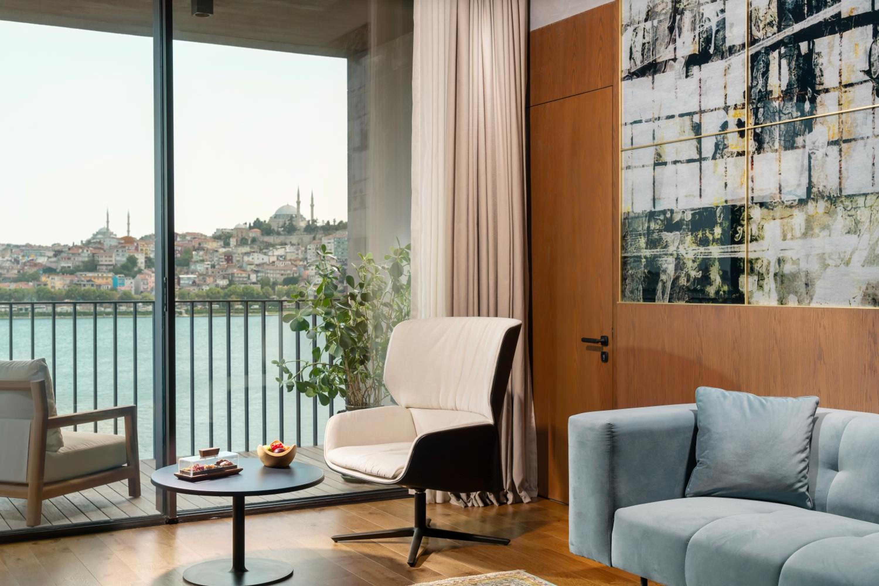 One-Bedroom Premium Terrace Suite with Sea View - Nickelodeon Play Access photo 3