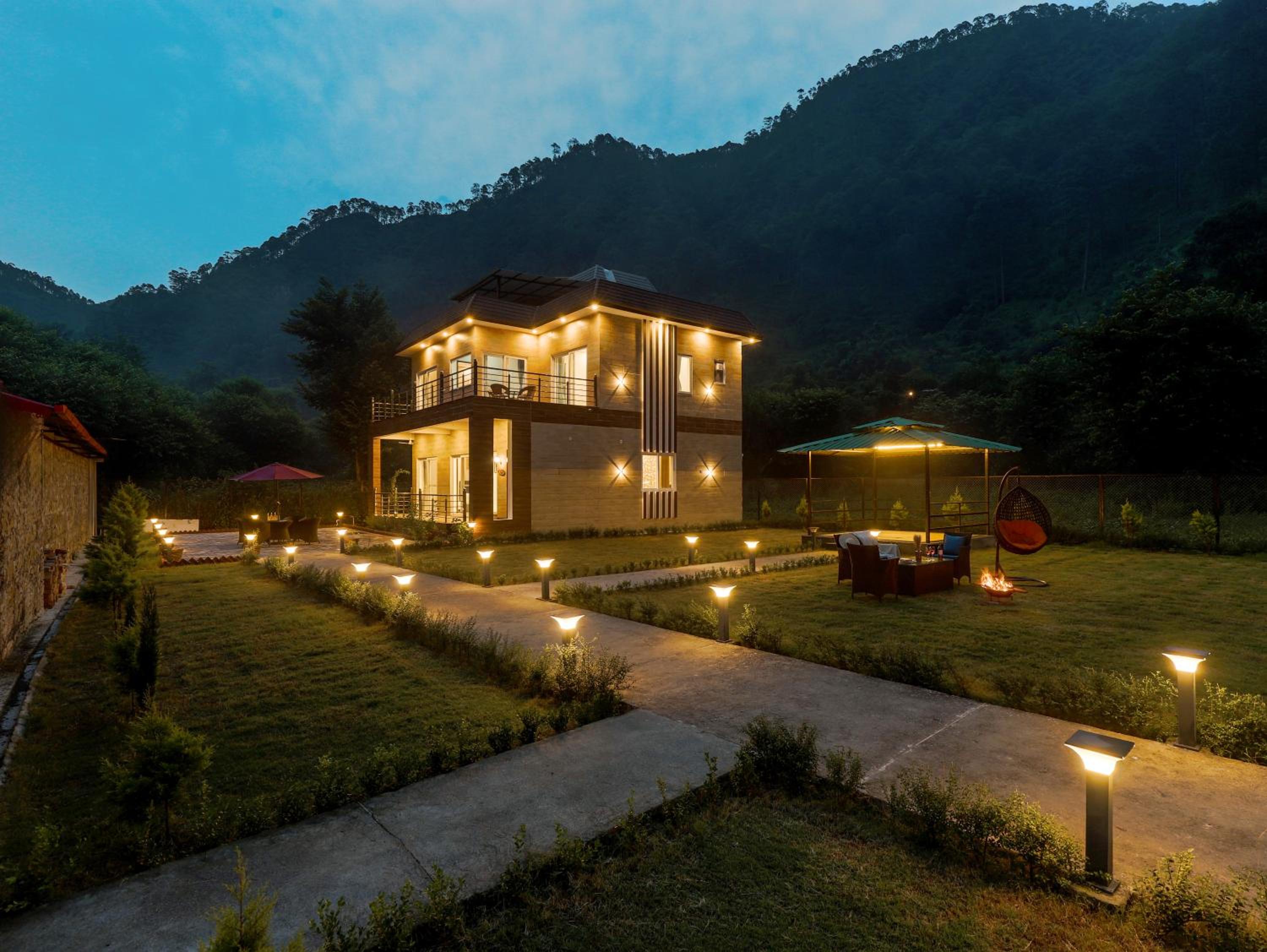 Three-Bedroom Villa photo 2