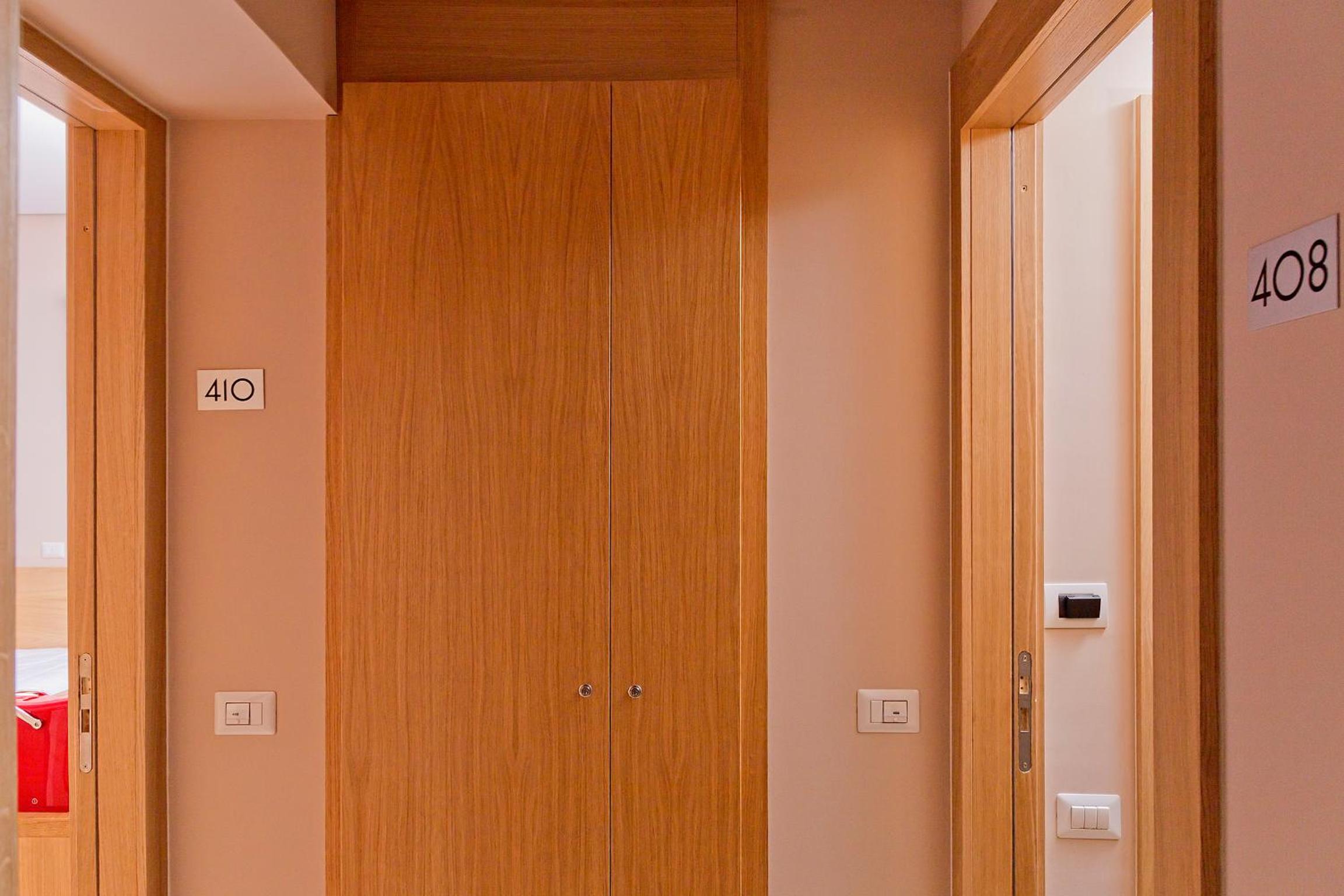 Economy Twin Room with Private Bathroom - Photo 6