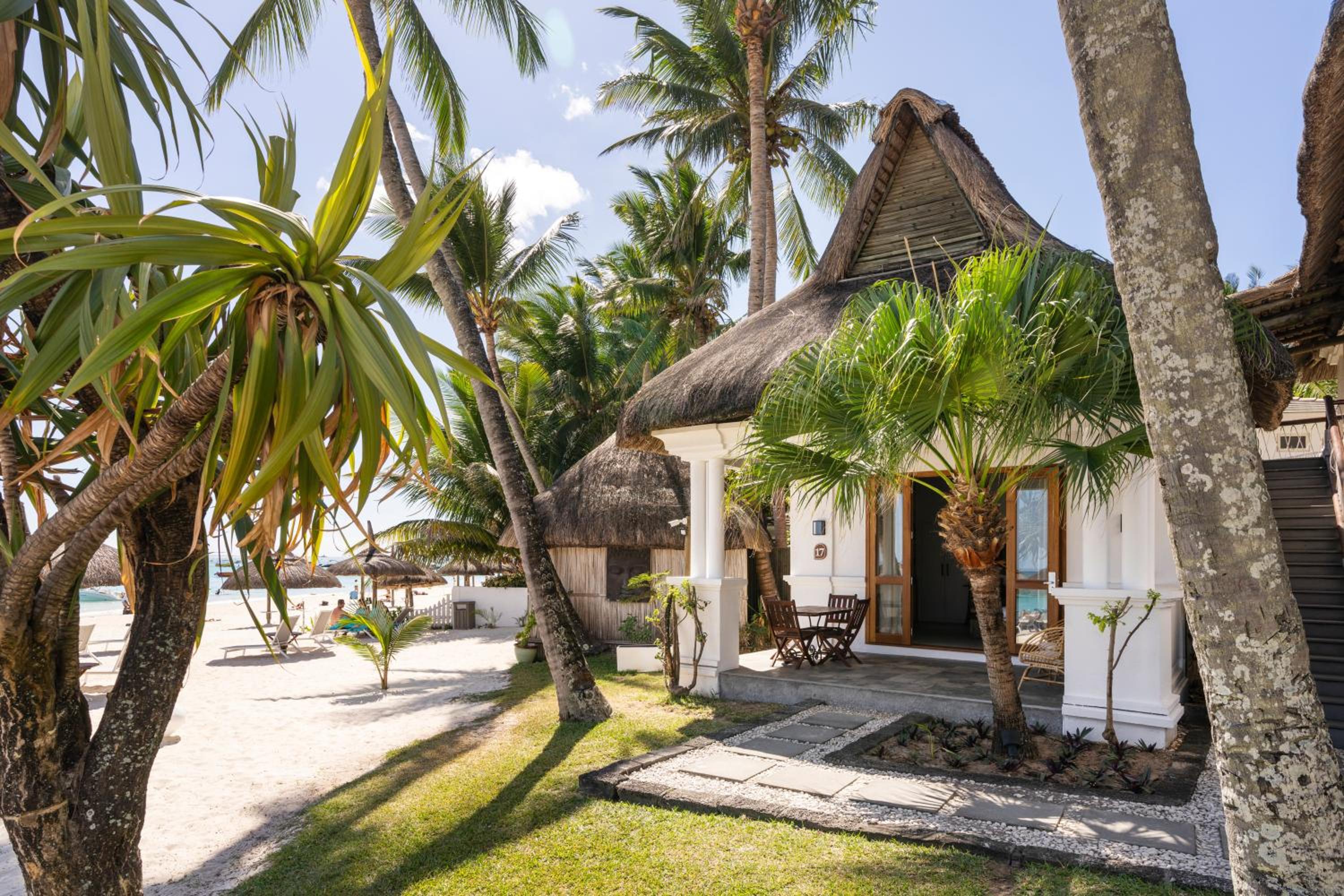 Deluxe Beach Front Suite photo 2