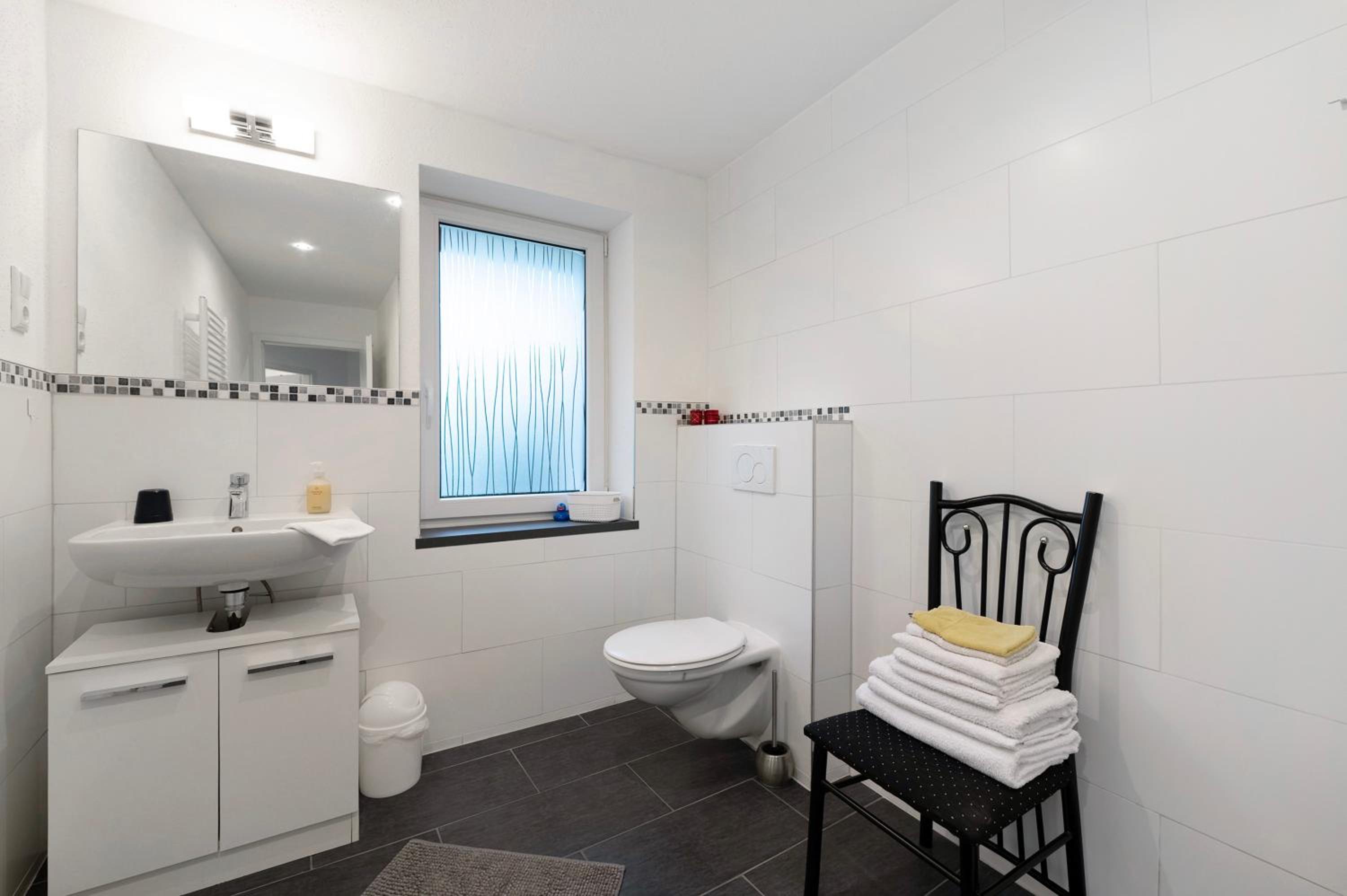 Two-Bedroom Deluxe Apartment with Garden View photo 2
