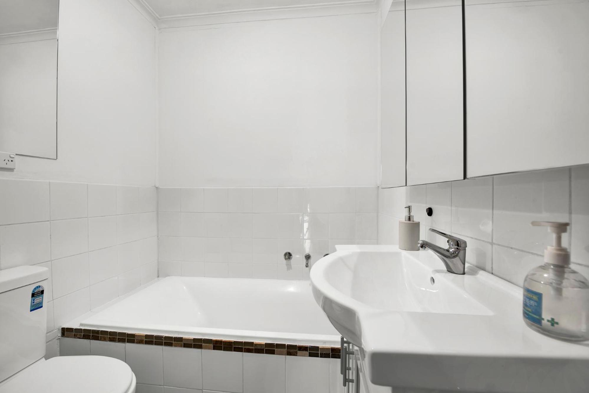 Three-Bedroom House photo 2