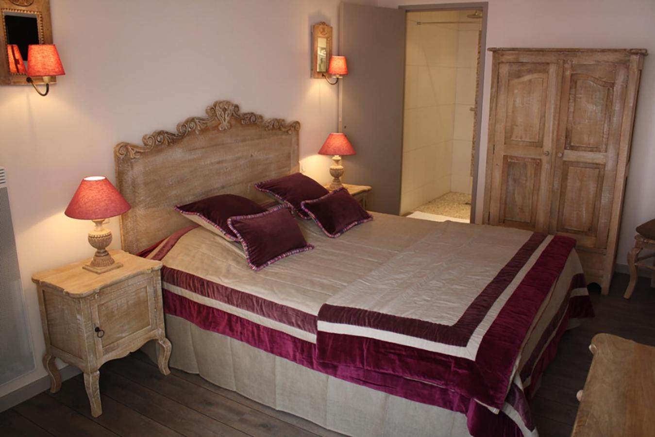 Double Room - Pool Side - Photo 6