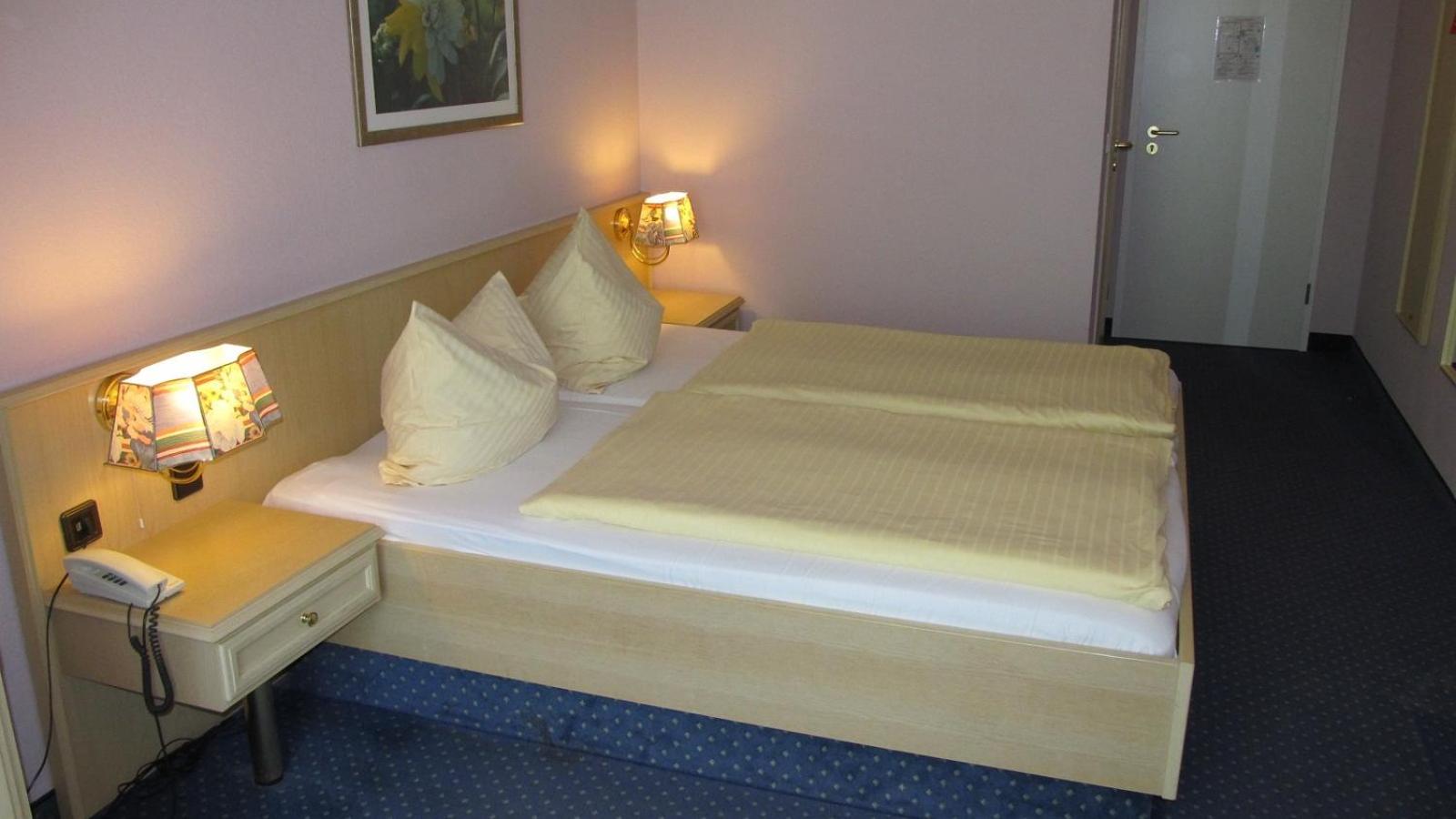 Double Room - Photo 5