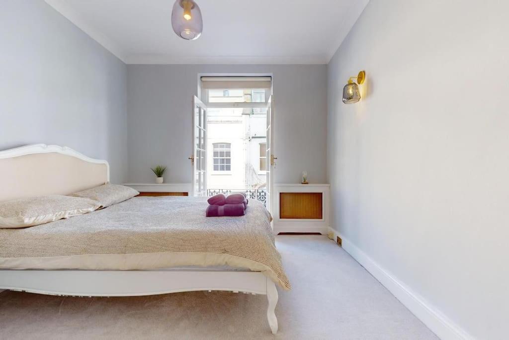 Four-Bedroom House photo 1
