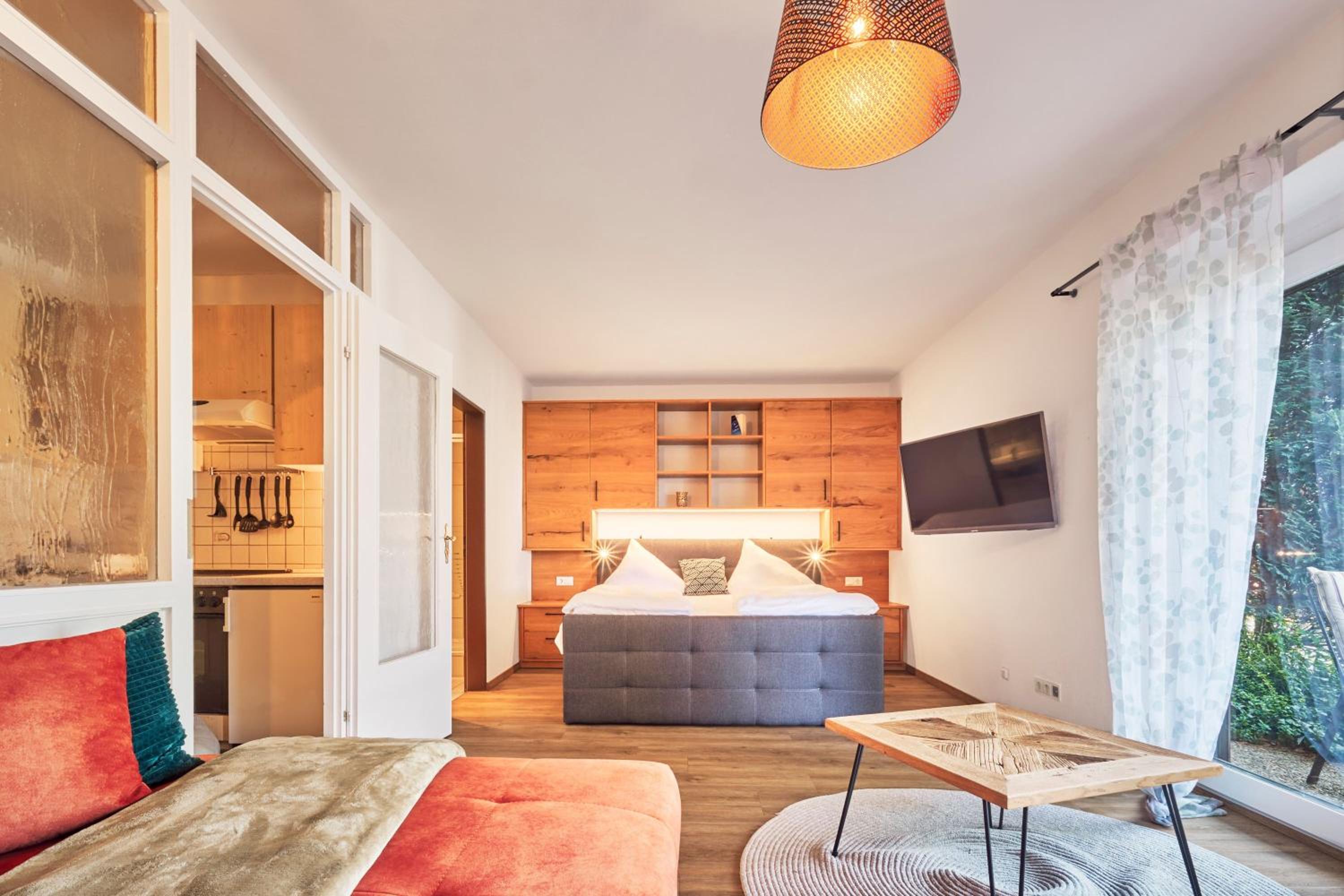 Apartment with Terrace - Photo 1
