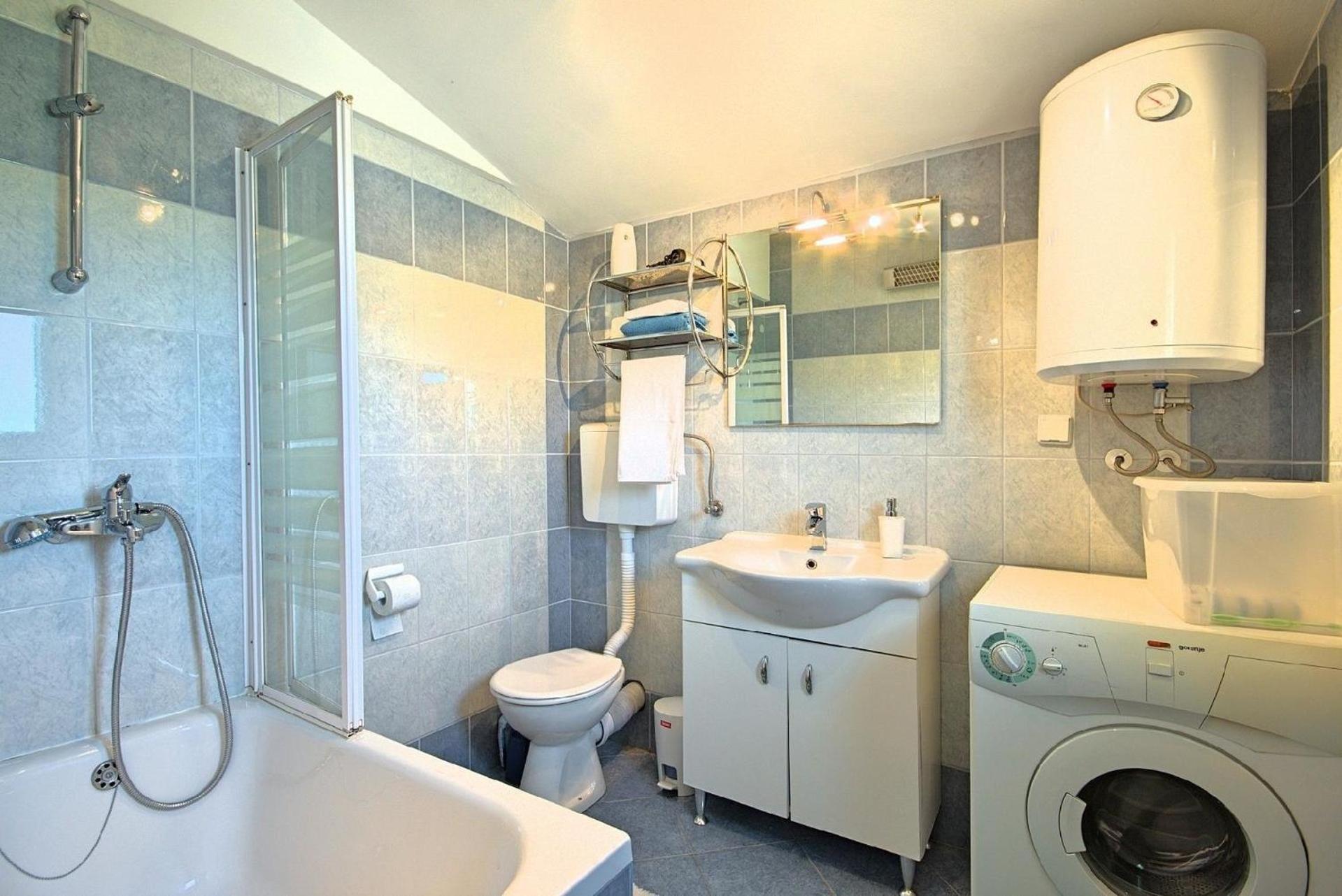Four-Bedroom Vacation Home photo 2