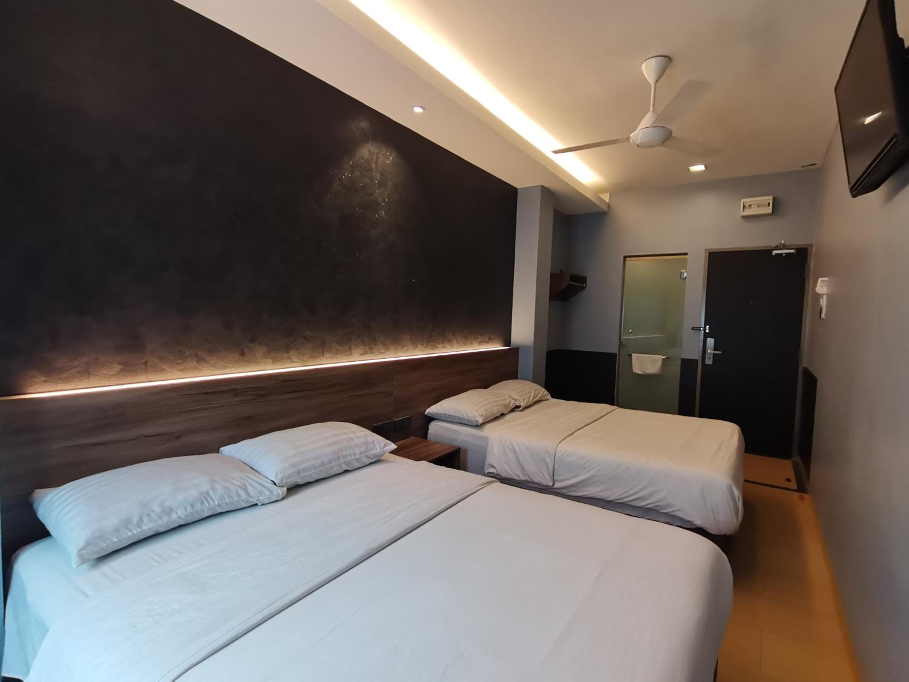 Family Suite - Photo 13