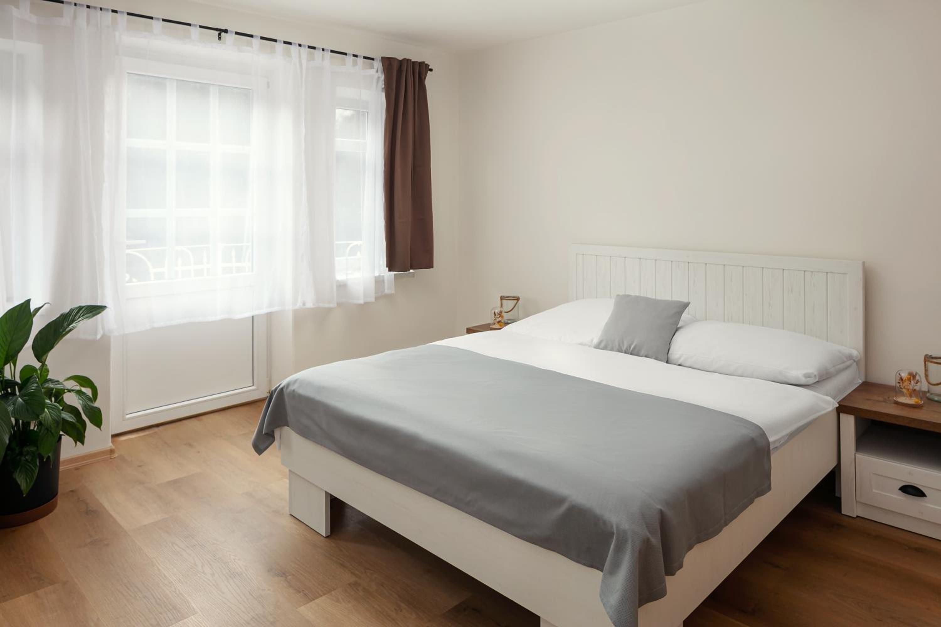 One-Bedroom Apartment with Balcony photo 1