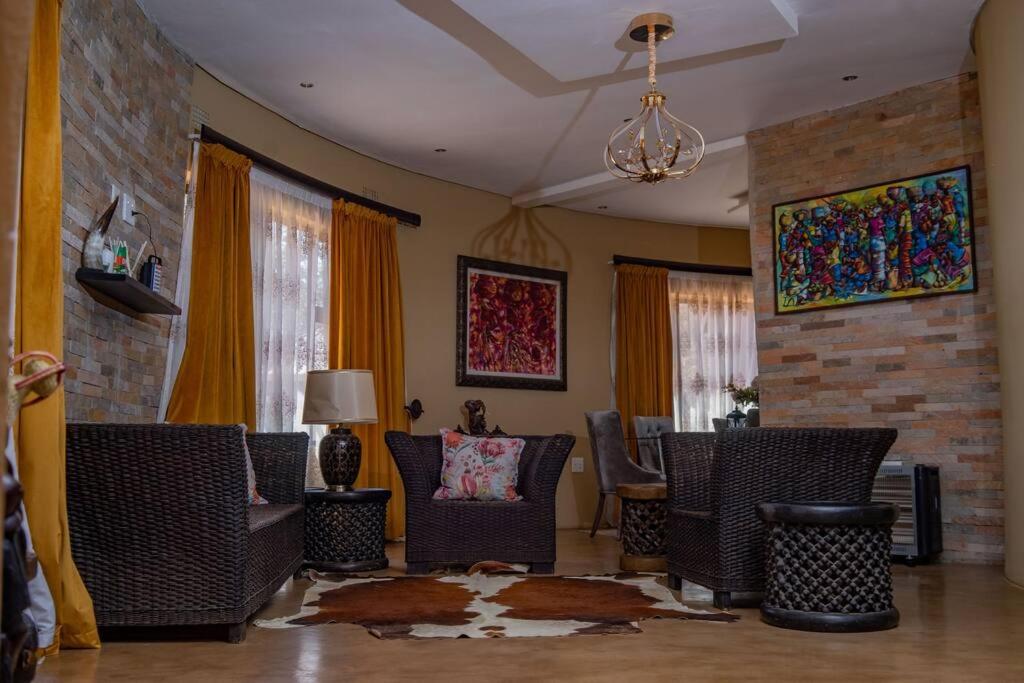 Three-Bedroom Apartment photo 2