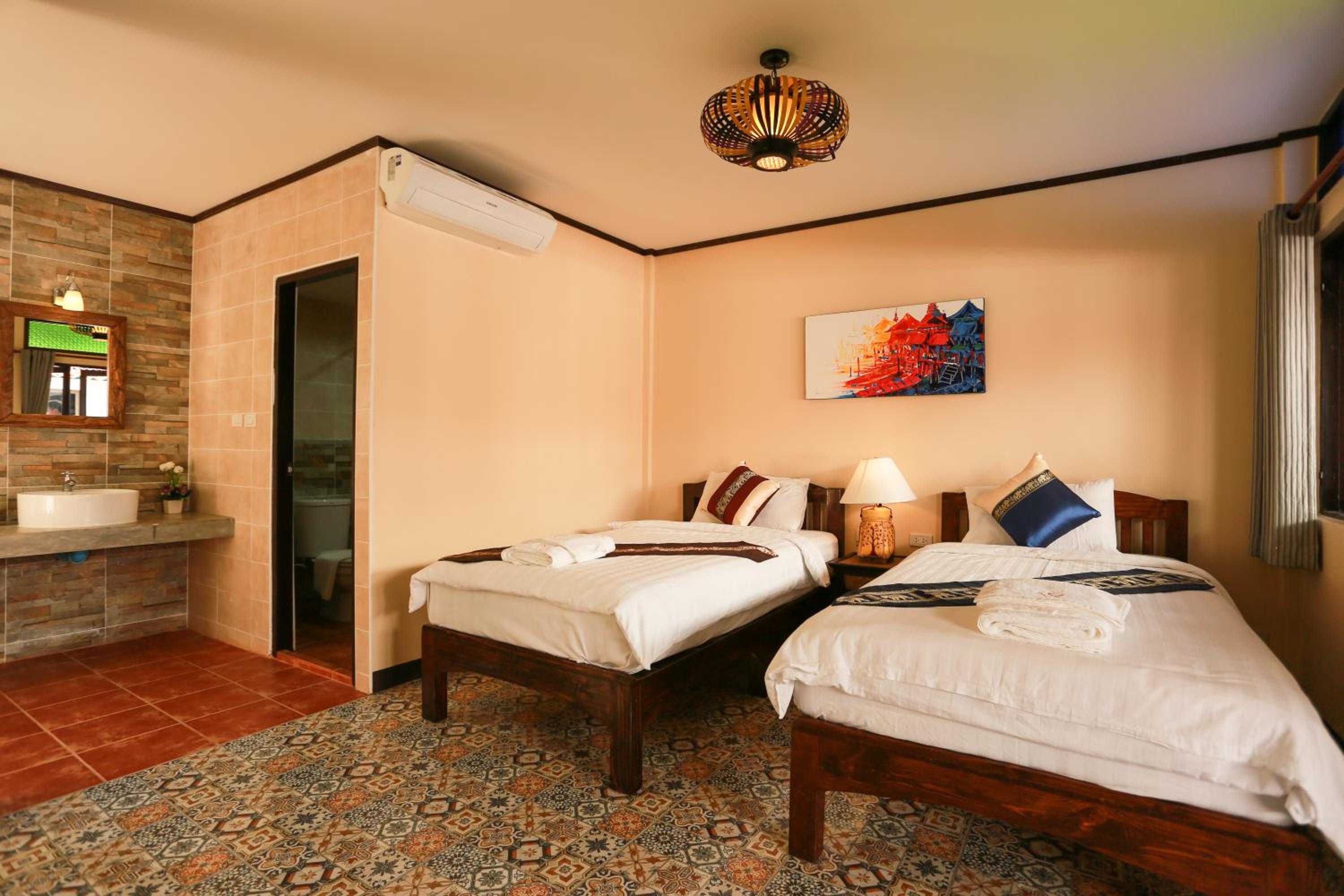 Deluxe Twin Room