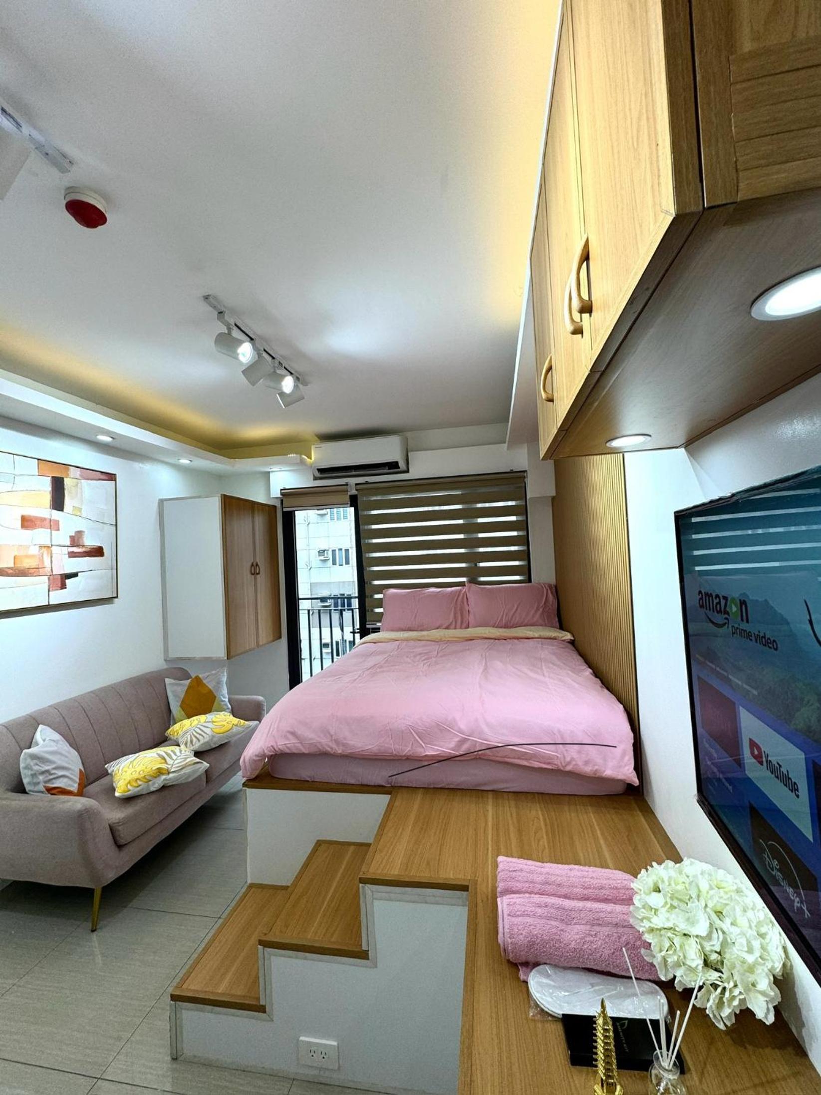 Apartment with View and Balcony