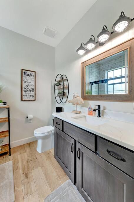 Three-Bedroom House photo 2