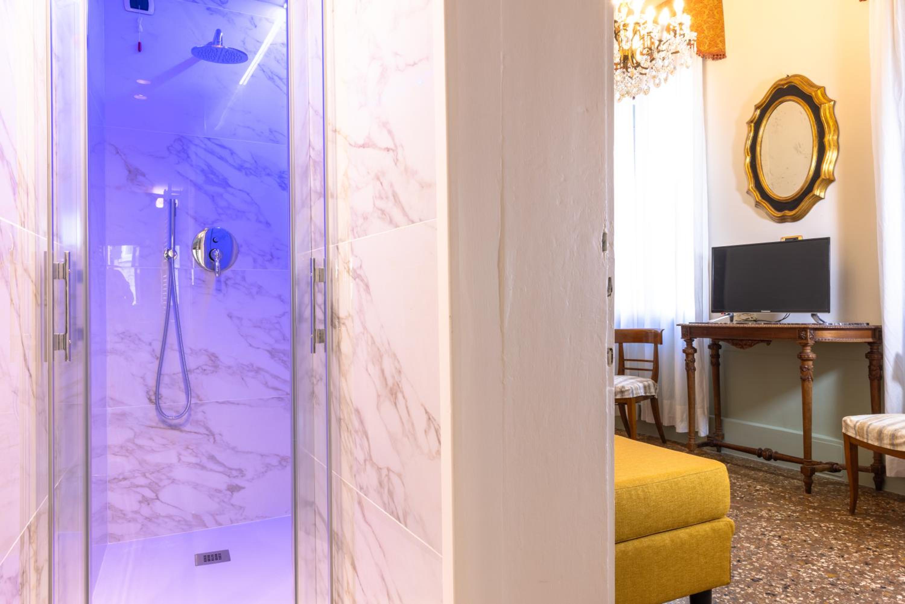 Superior Suite photo 2