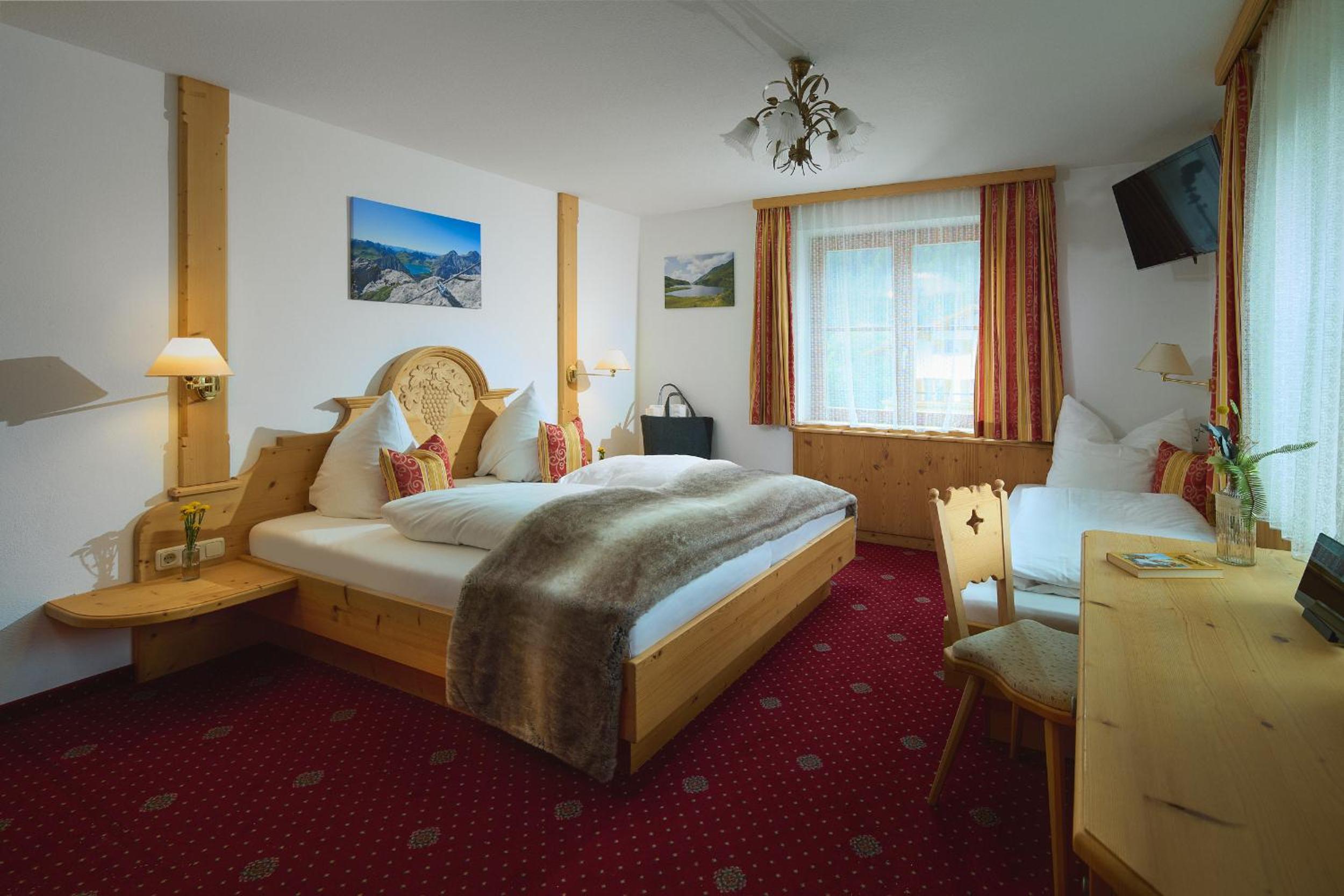 Comfort Triple Room with Shower