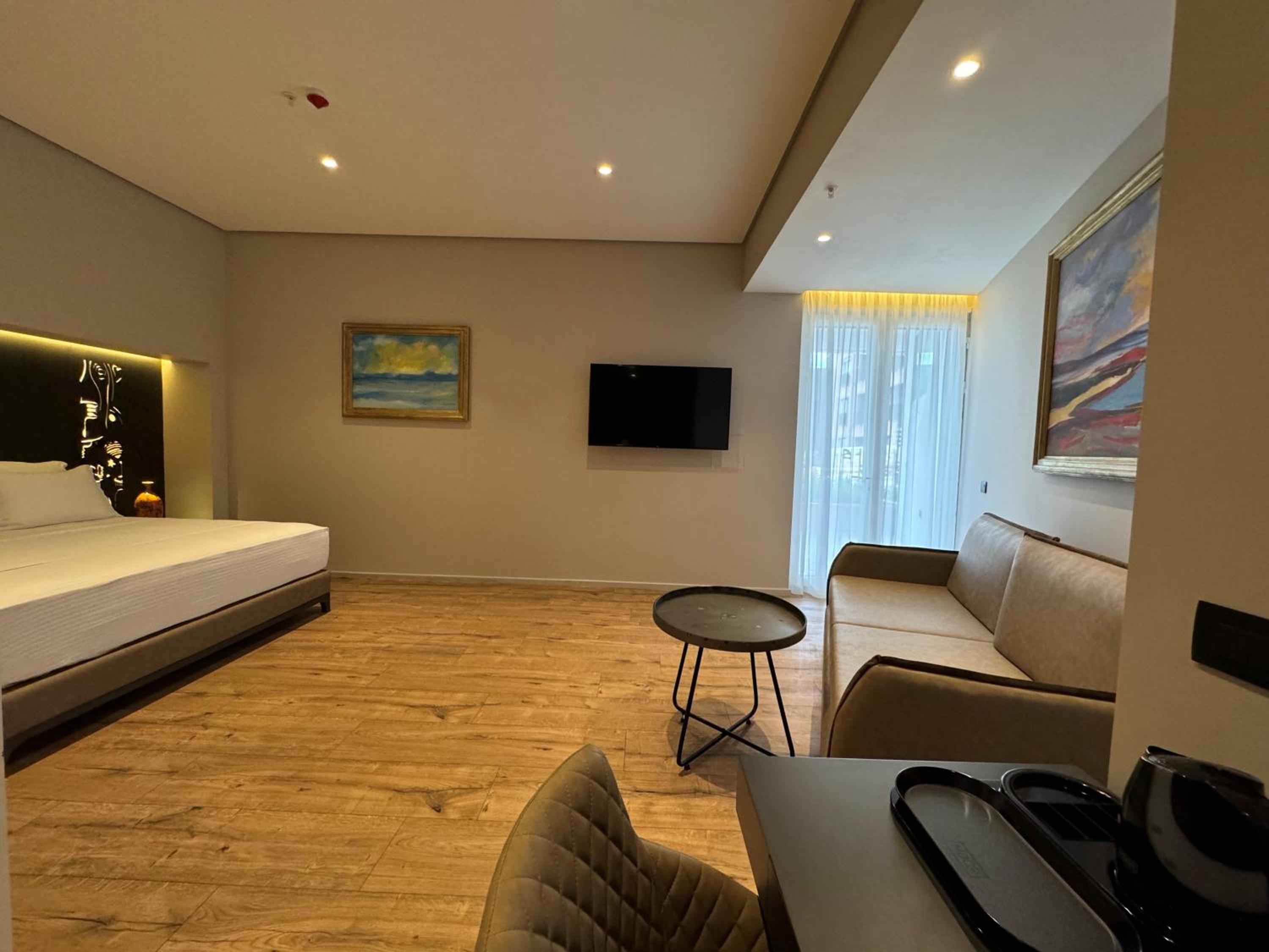 Deluxe Family Room
