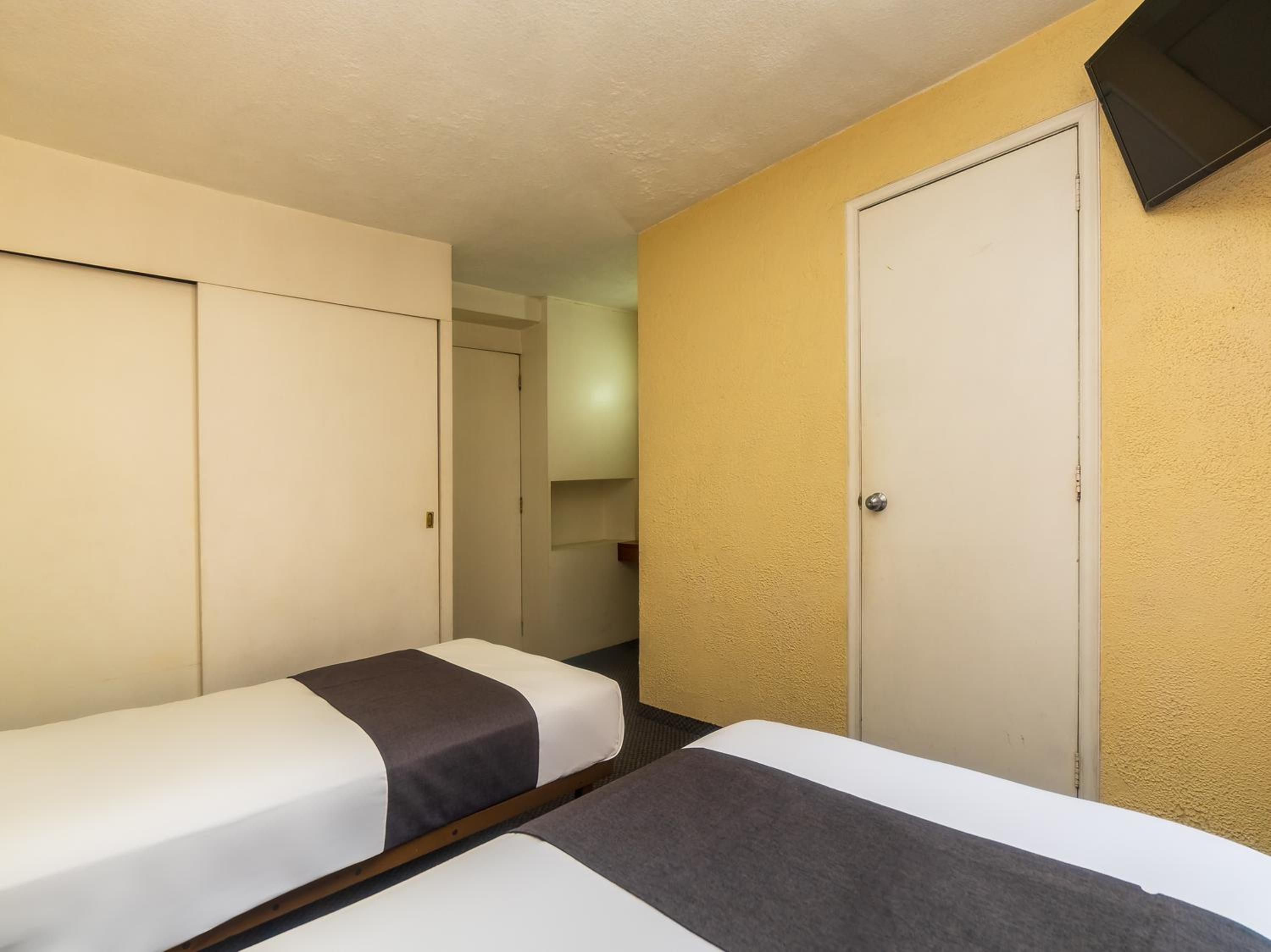 1 Bedroom Apartment - Photo 6