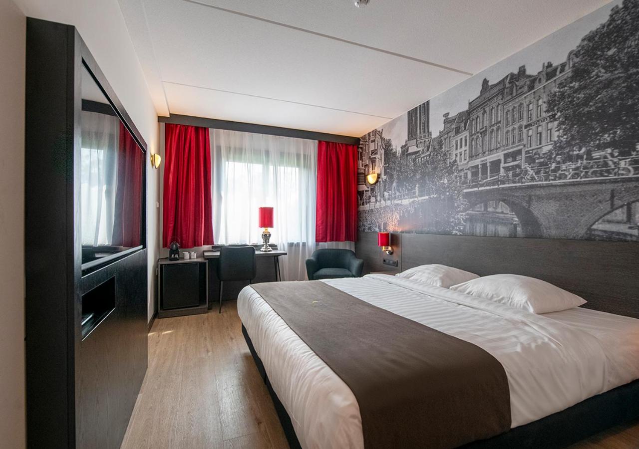 Deluxe King Room photo 1